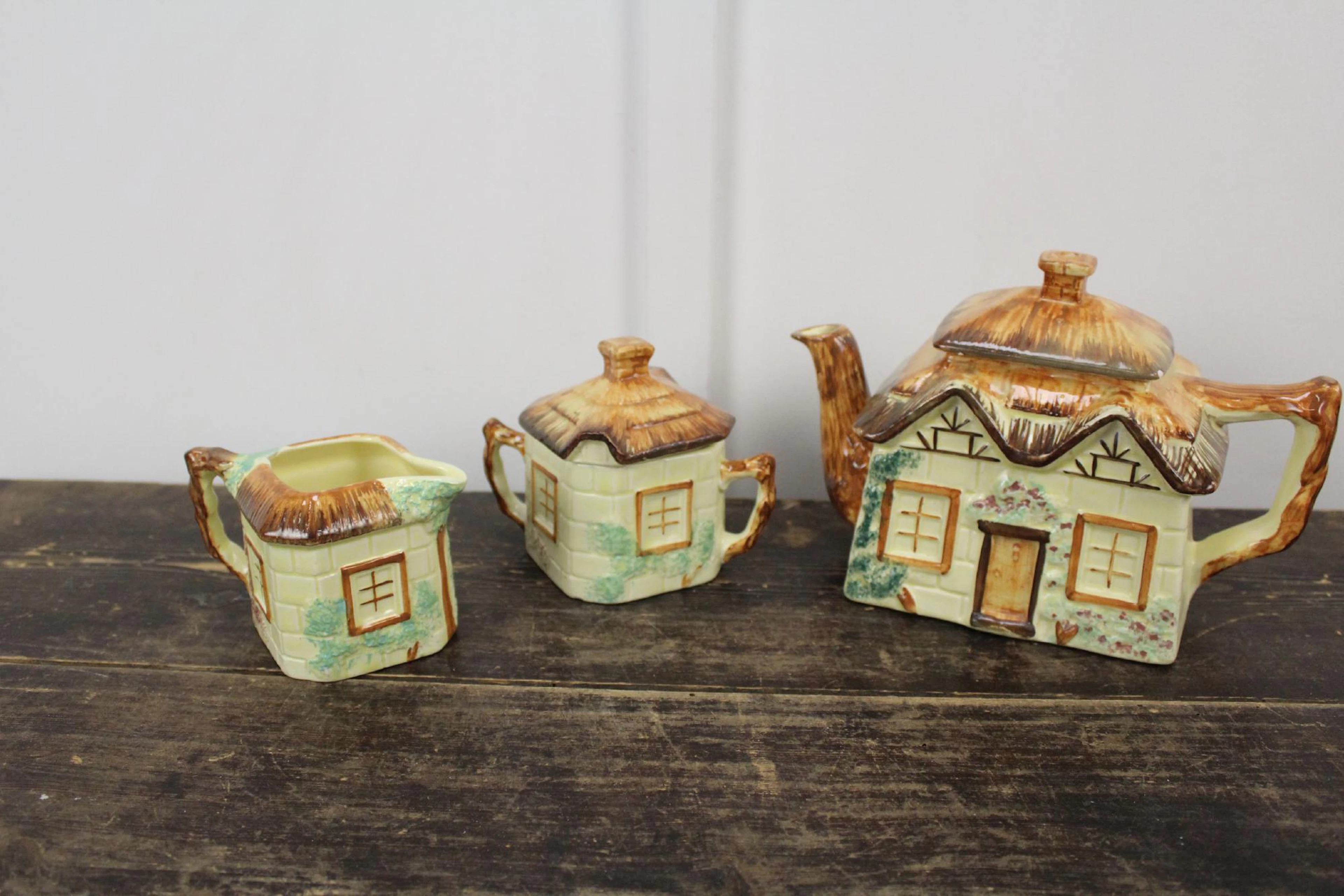 Vintage English Cottage ware Teapot