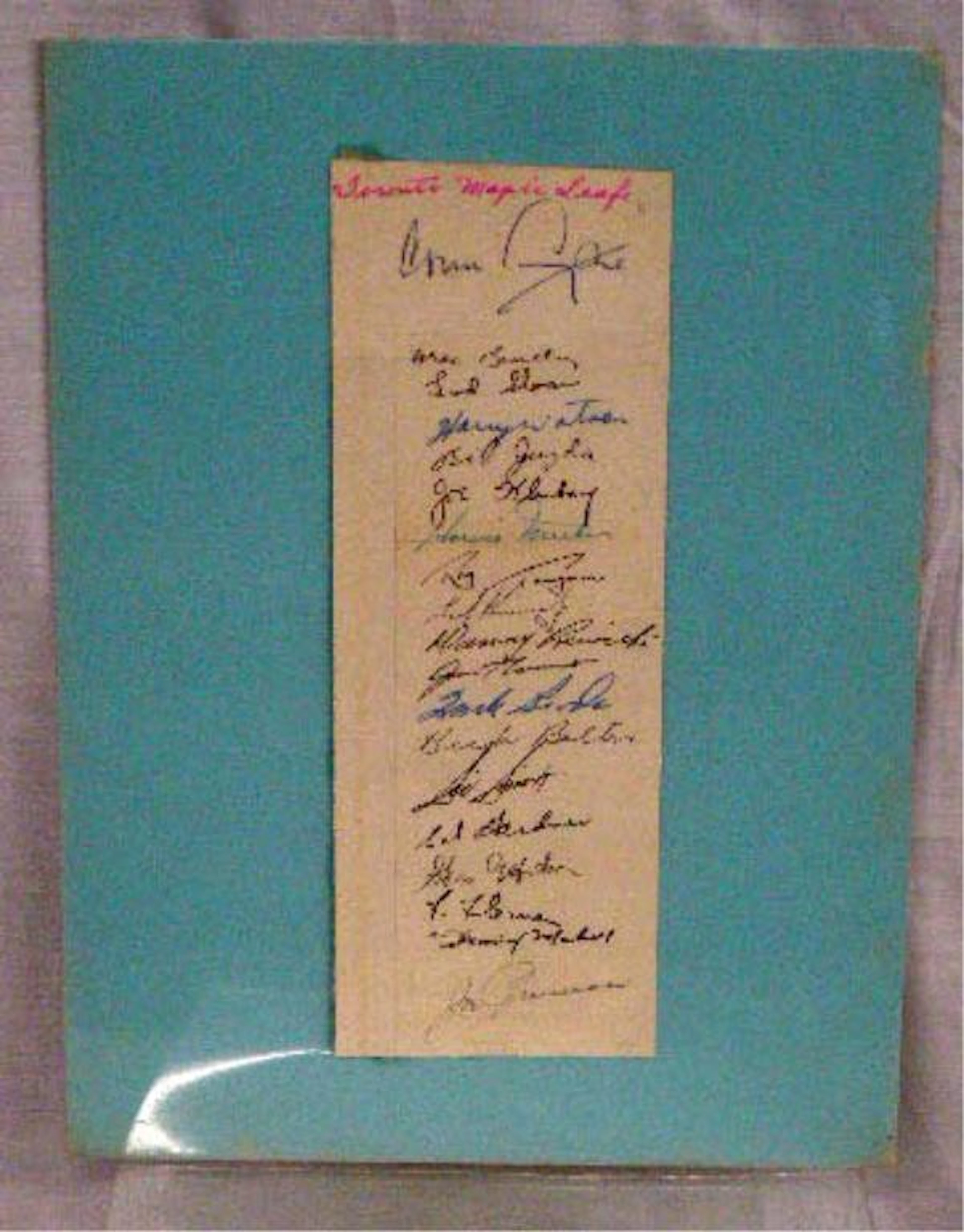 1323: 1951-1952 Toronto Maple Leafs Team Signed Sheet