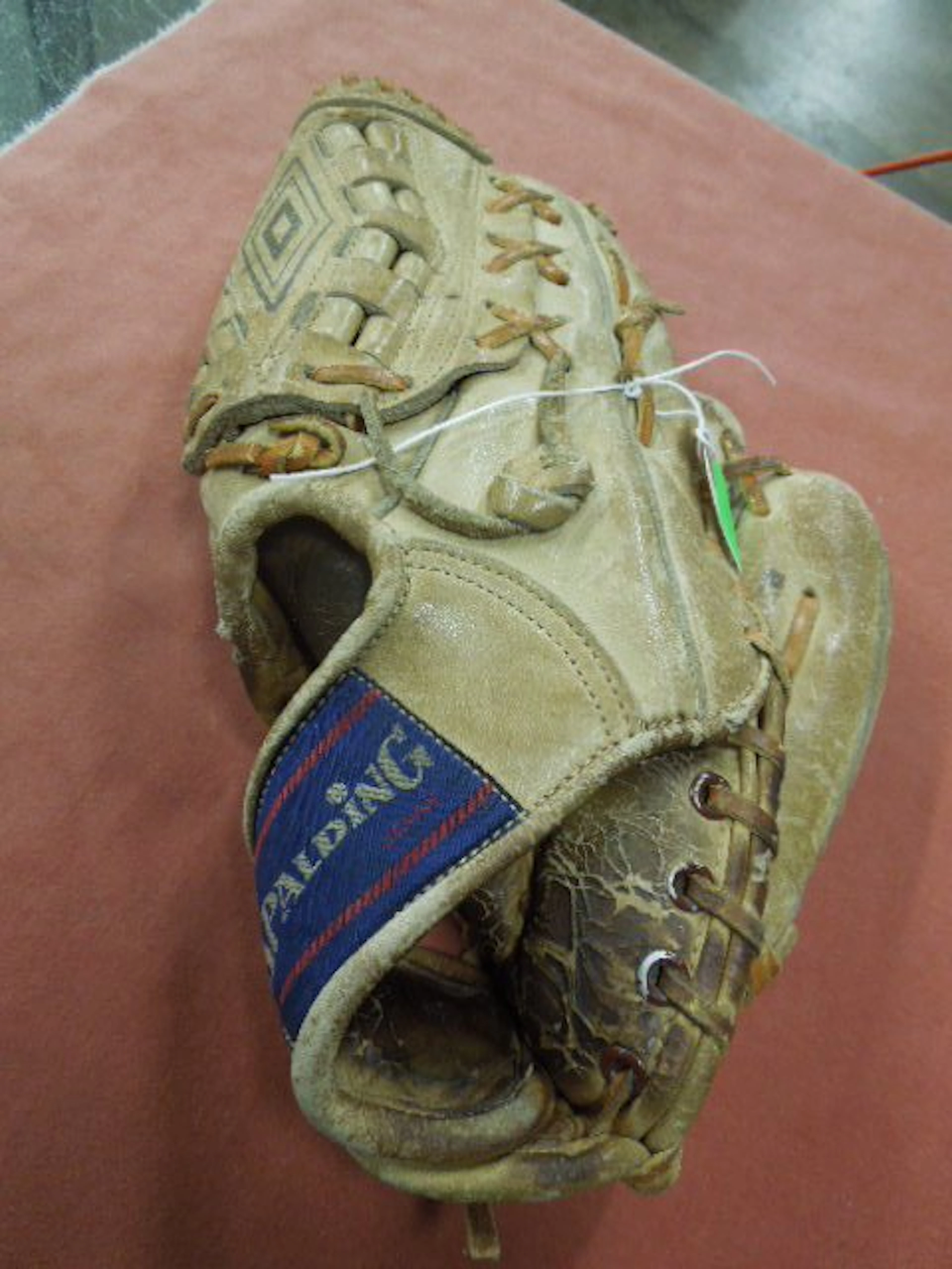 Baseball Glove, Autograph Model - Gibson