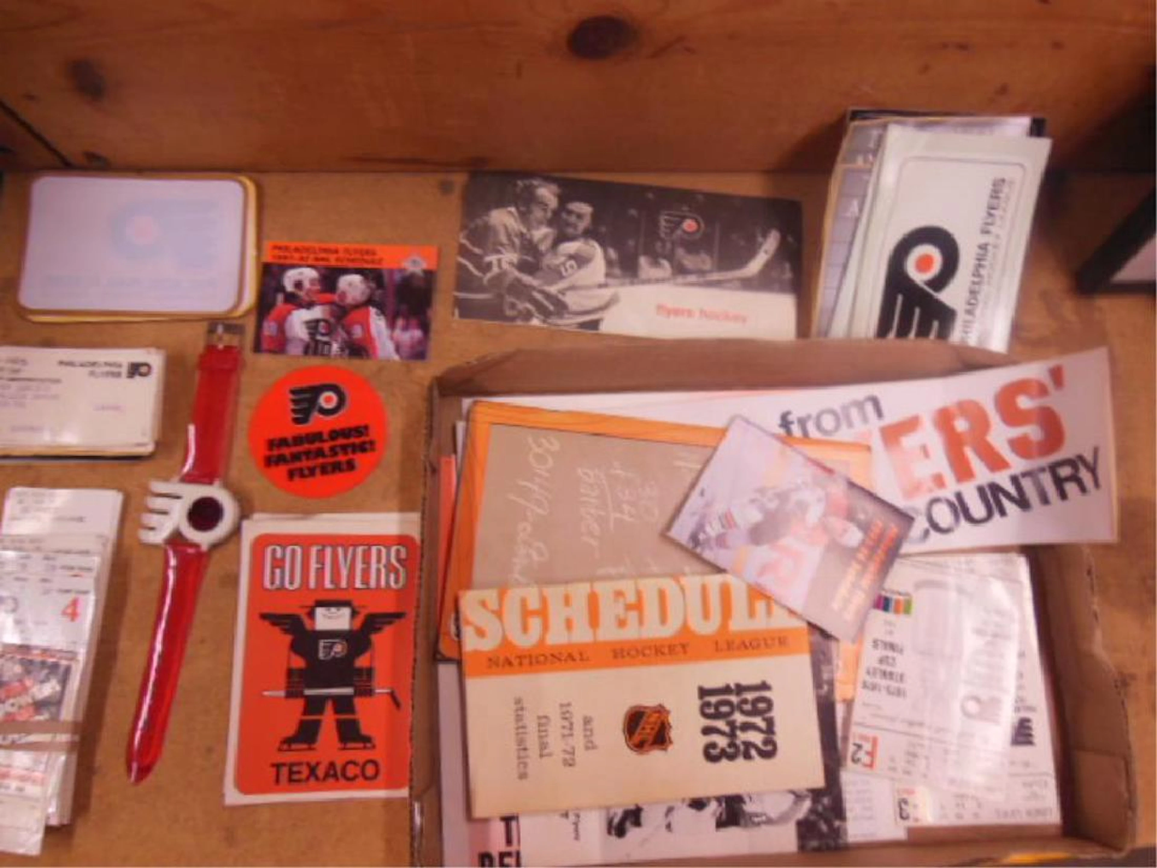 Lot Assorted Philadelphia Flyers Collectible Items
