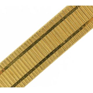 18ct gold stylish flattened link bracelet, 18cm in length, 4...