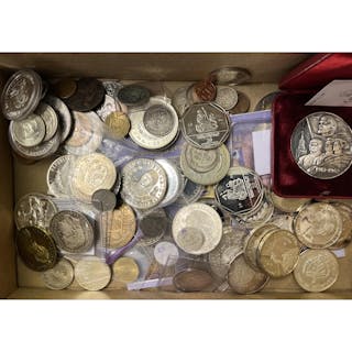 A small accumulation of mainly 20th Century World coins, str...