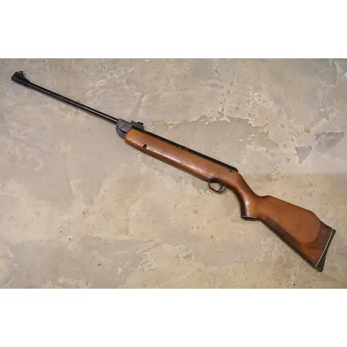 A Webley & Scott Vulcan air rifle, .22 calibre. | Barnebys