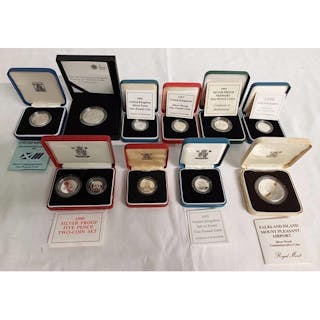SELECTION OF ROYAL MINT SILVER PROOF COINS TO INCLUDE: 5 X £...