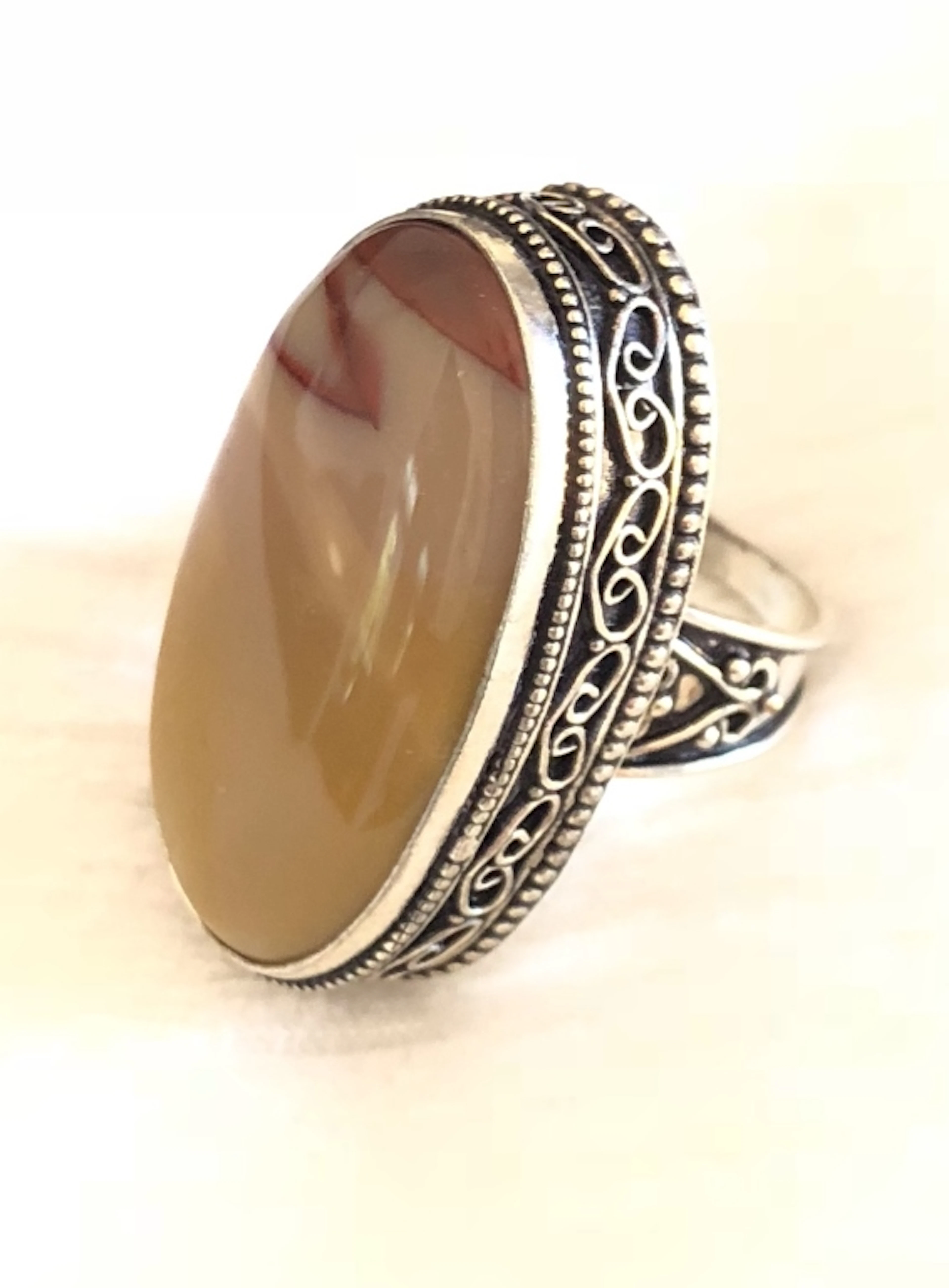 AMAZING 35CT SMOOTH MOOKAITE GEMSTONE RING