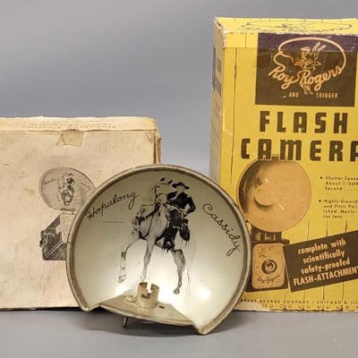 Vintage Roy Rogers and Trigger flash camera and binoculars plus Hoppy flash
