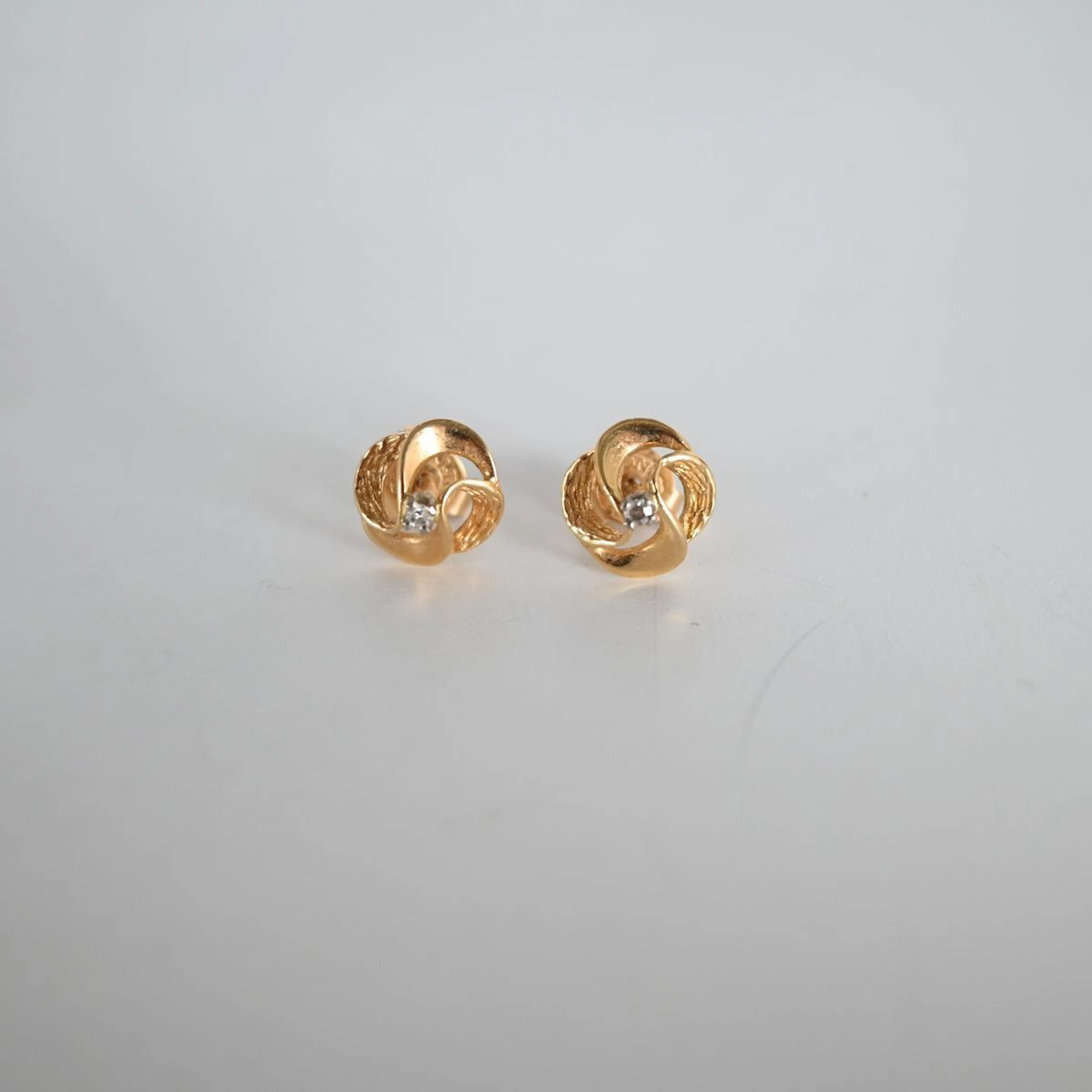 2 diamantörhängen 18 K