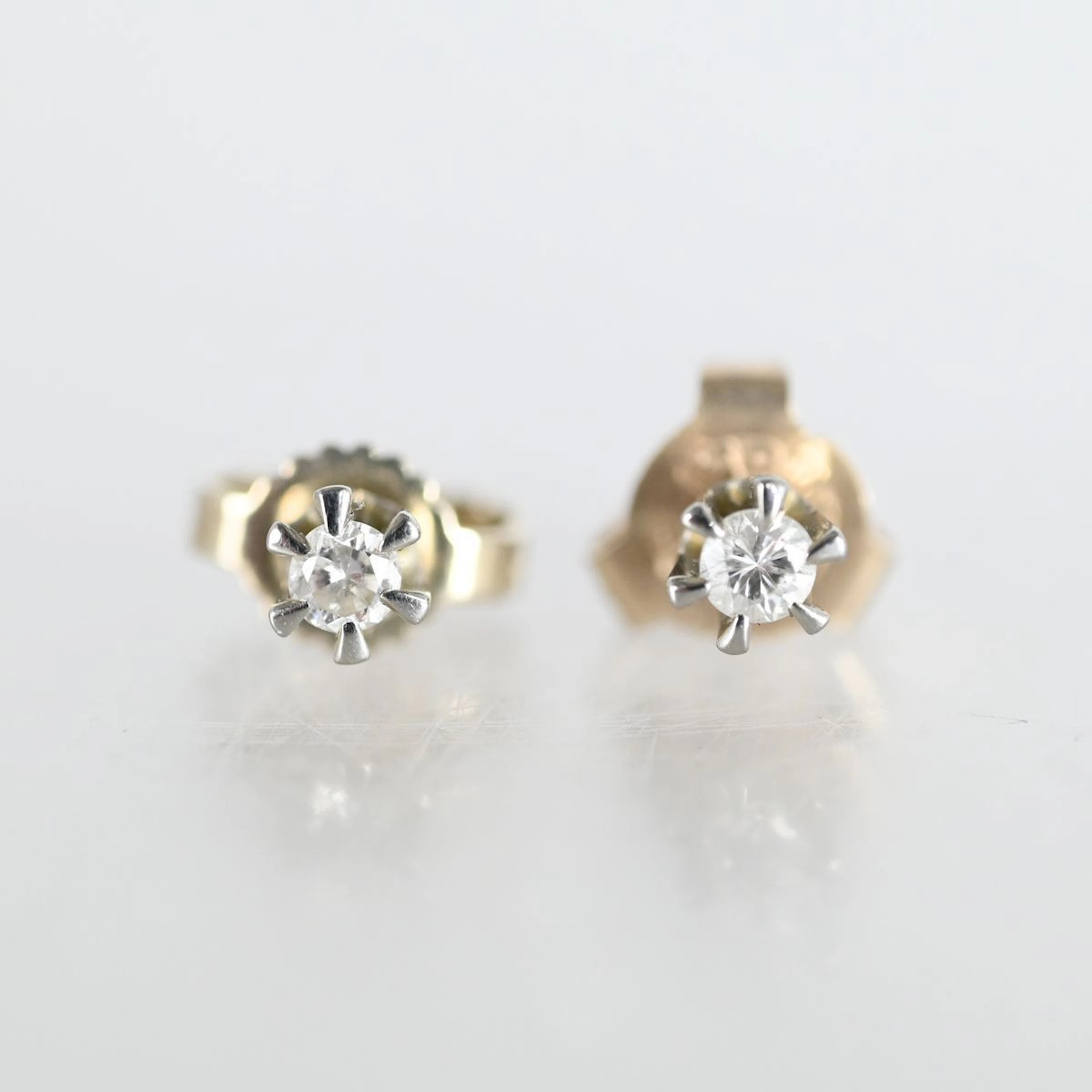 Diamantörhängen, 1 par, vitt guld, 18 K