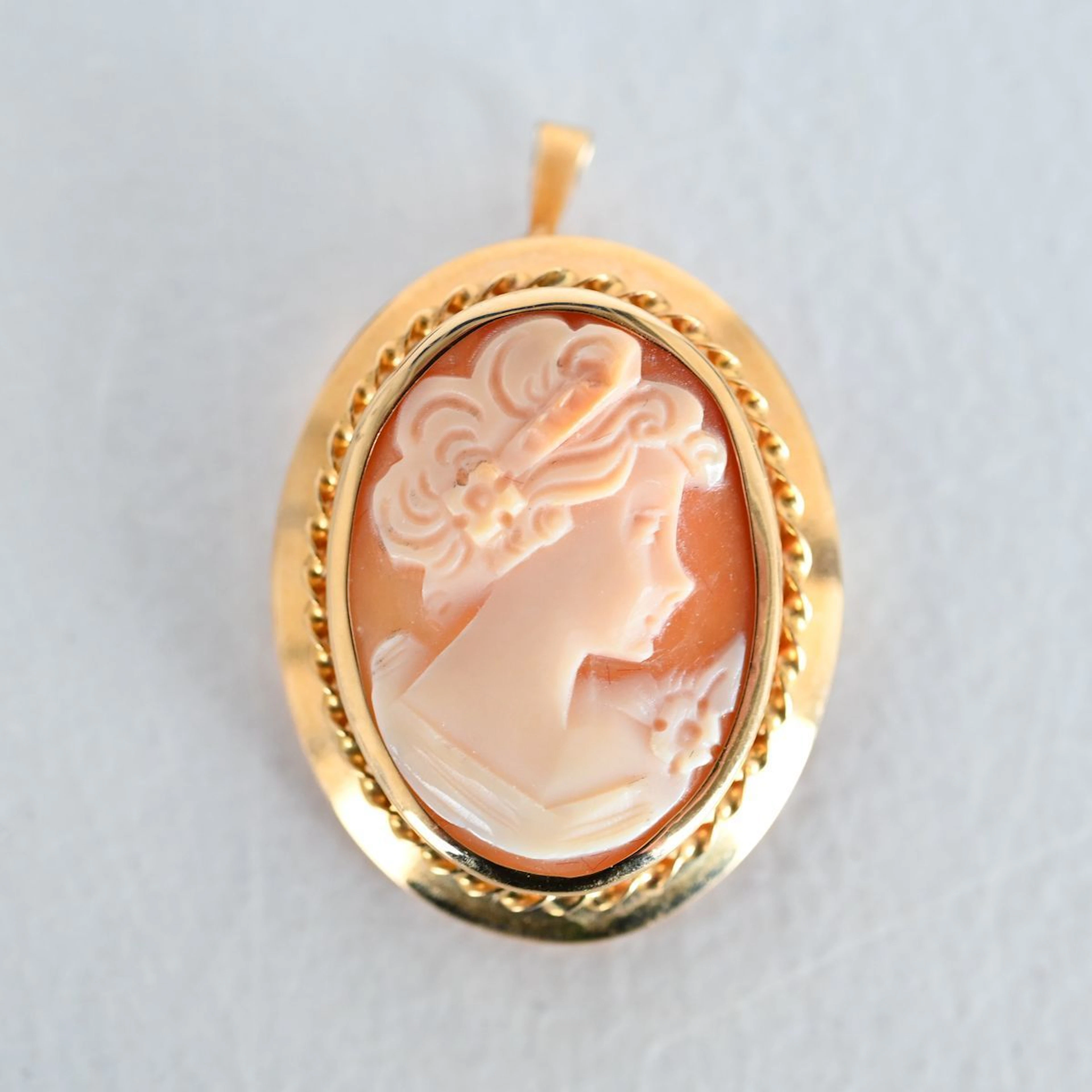 Came brosch / Hänge, guld 18 K