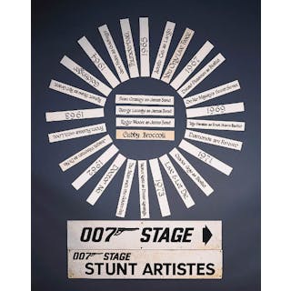 007 PRODUCTION SIGNS