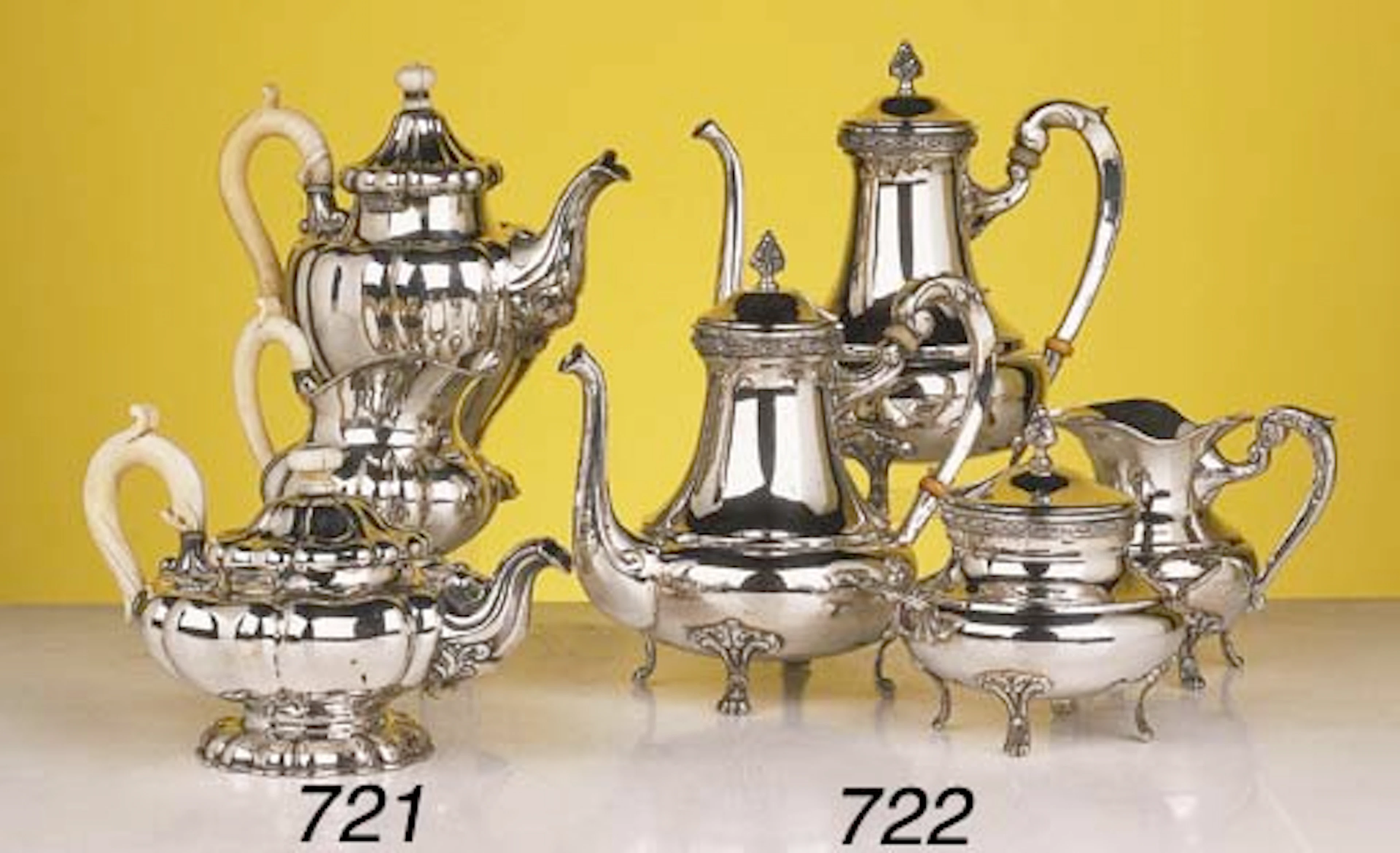 EIN ZUSAMMENGESTELLTES DEUTSCHES DREITEILIGES SILBERNES KAFFEE- UND TEESERVICE