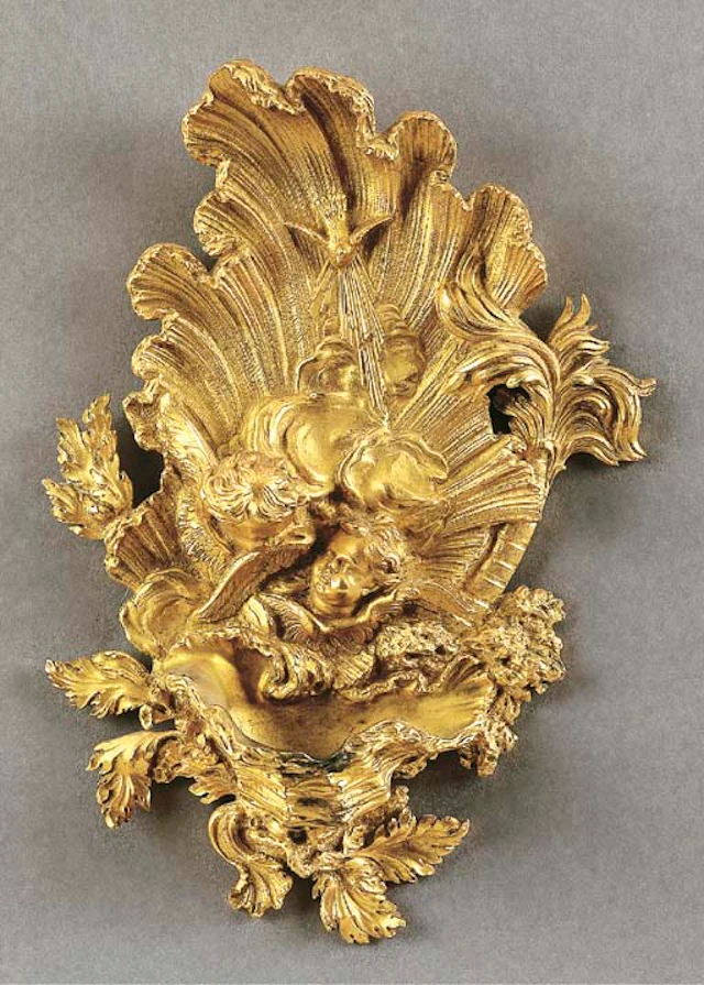 Acquasantiera in bronzo dorato, Italia