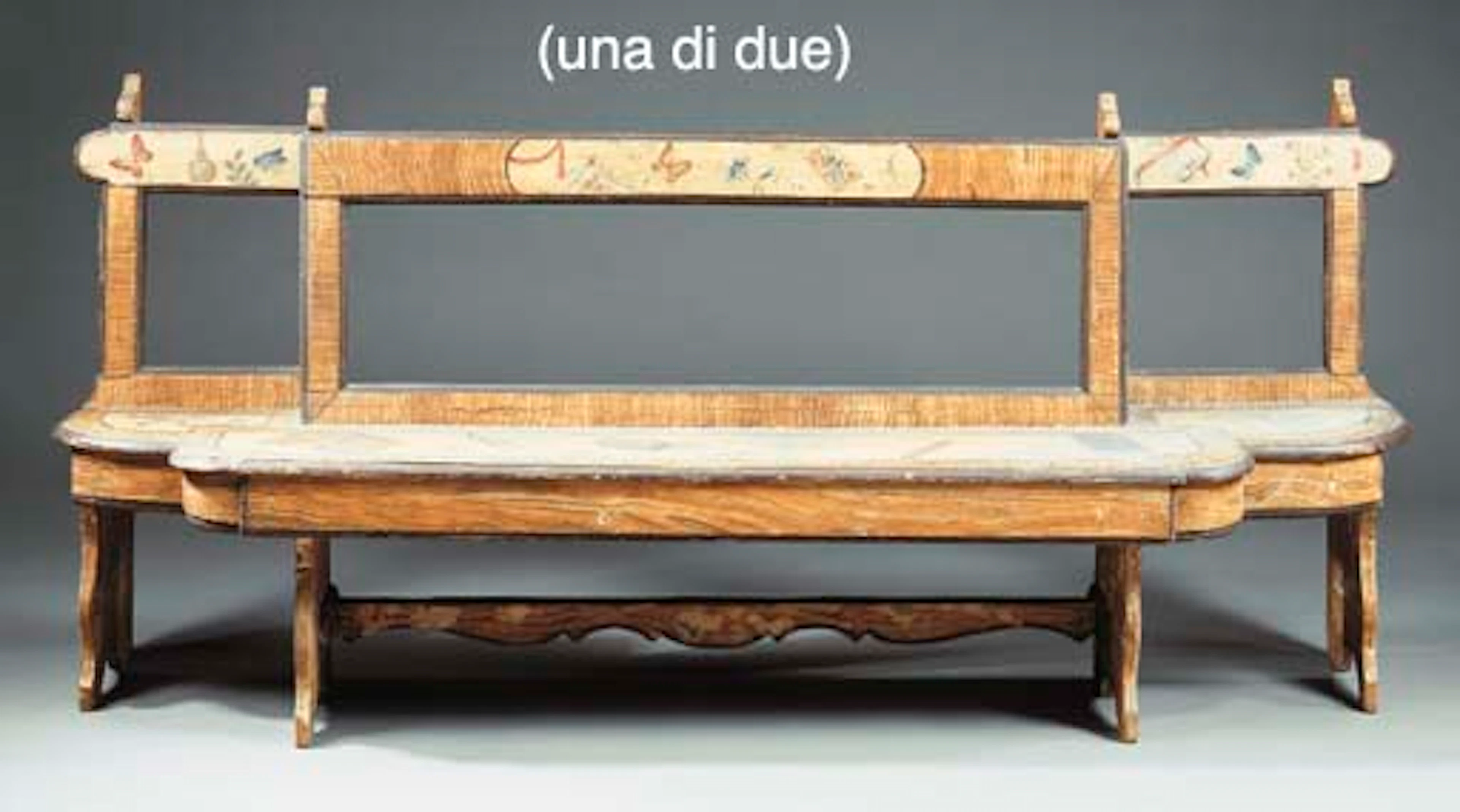 PANCA IN LEGNO DIPINTO IN POLICROMIA A FINTO MARMO,