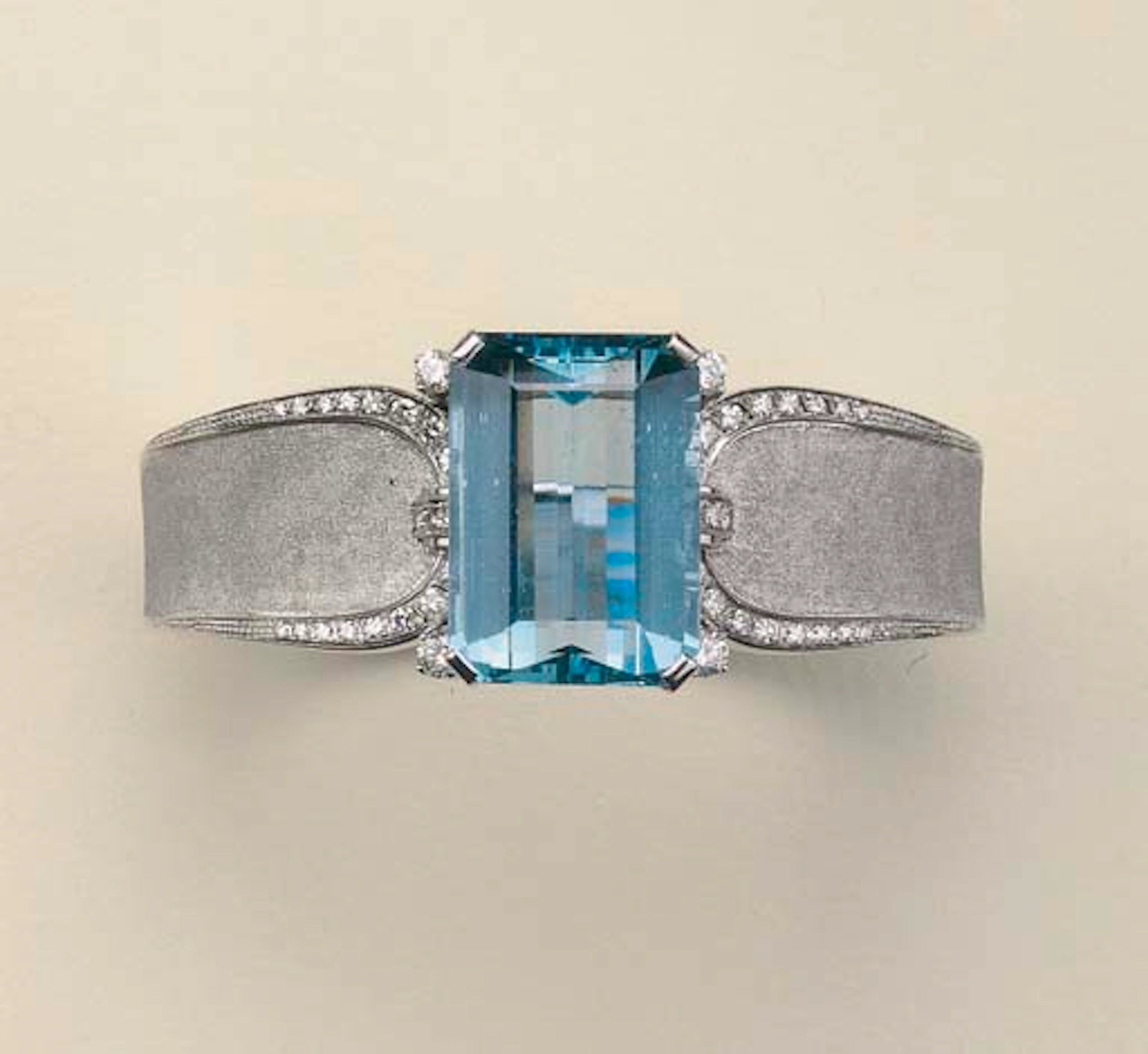 BRACCIALE IN ORO CON ACQUAMARINA E DIAMANTI