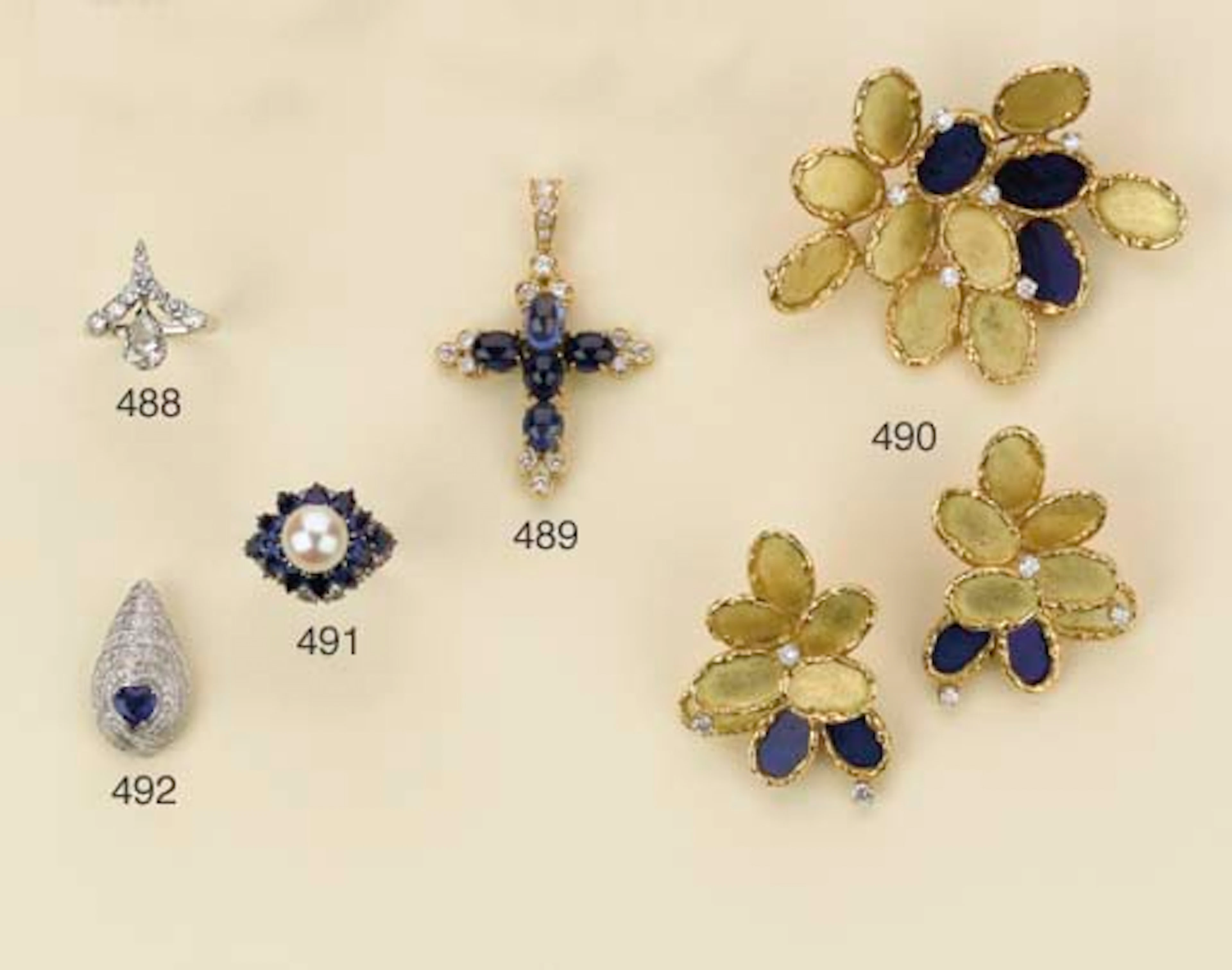 DEMI PARURE IN ORO, LAPISLAZZULO E BRILLANTI, FIRMATA CHAUMET
