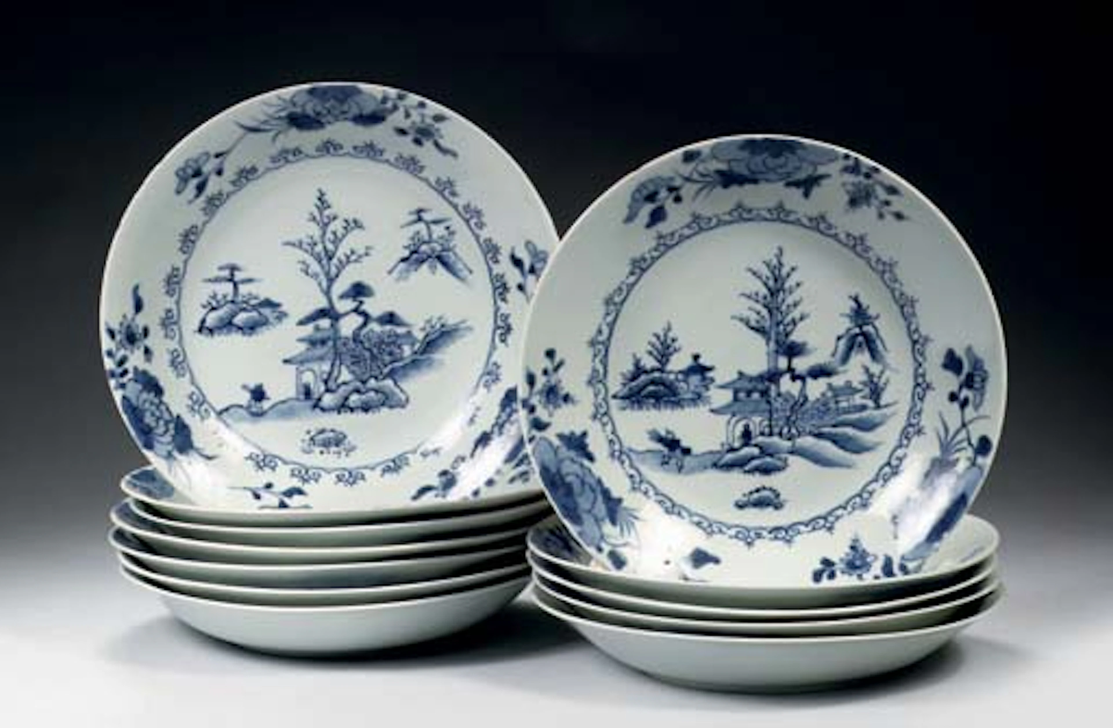 A set of twelve blue and white 'Nanking cargo' saucer dishes