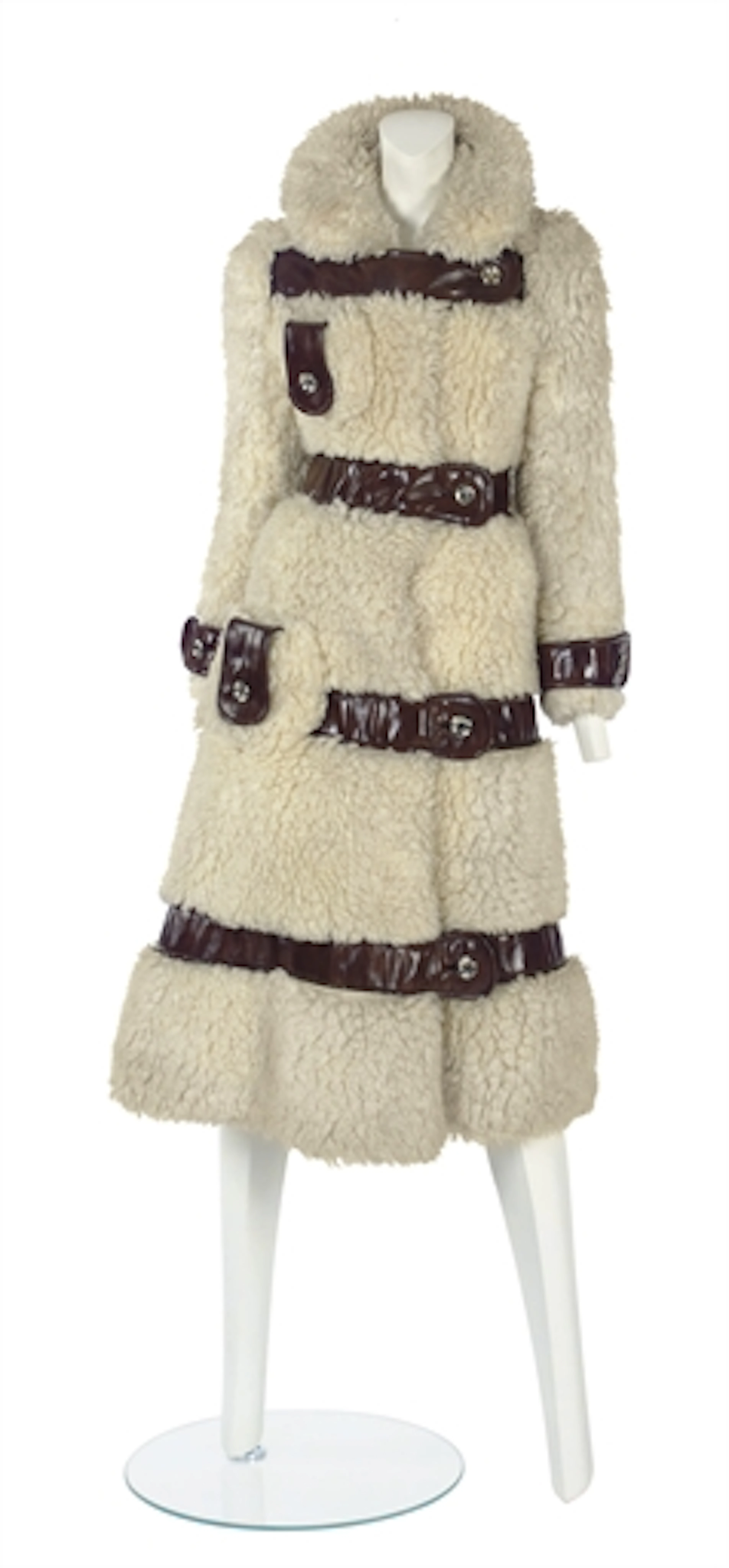 ANDRÉ COURRÈGES (B.1923) A CREAM FUN FUR COAT