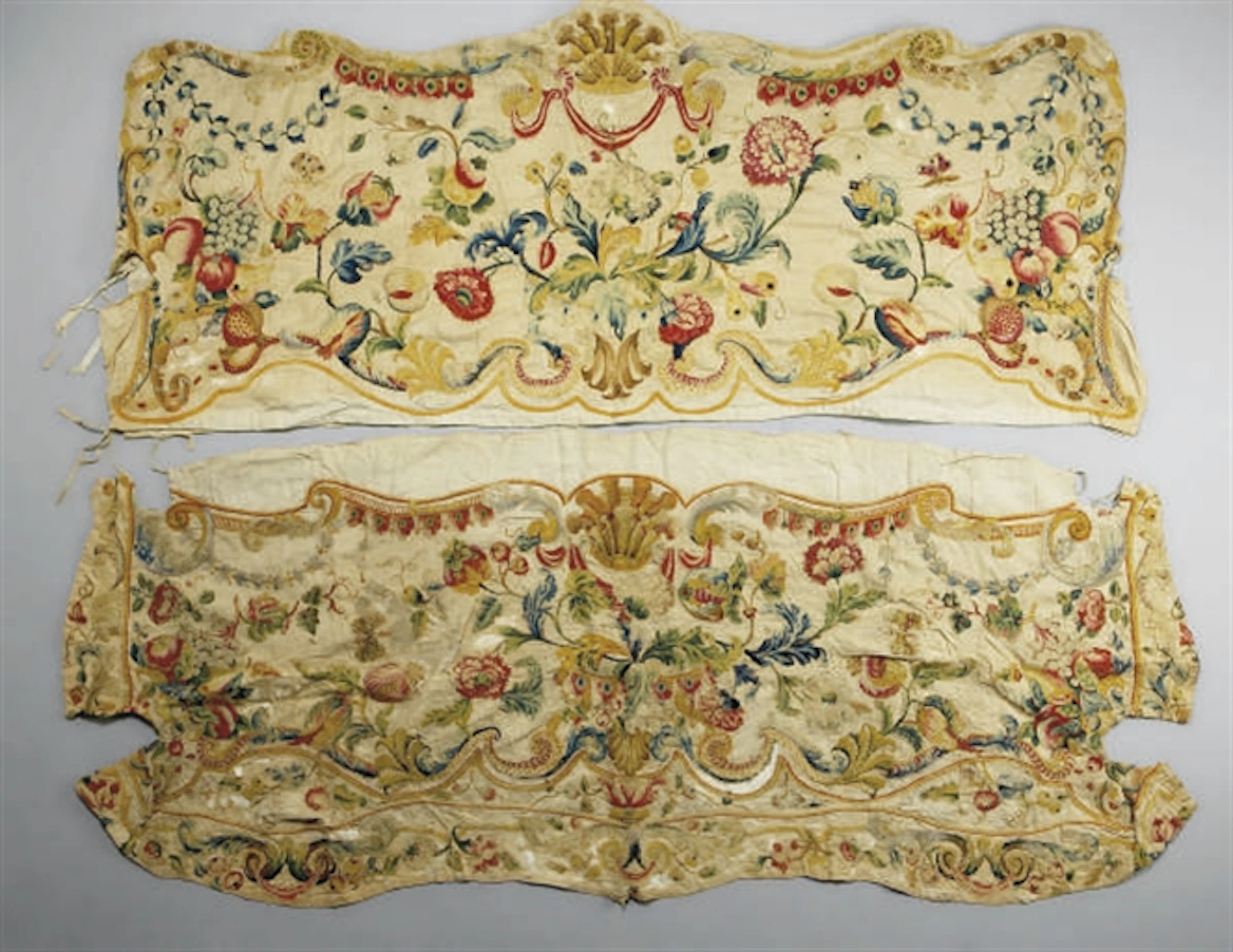 GARNITURE DE MOBILIER DE SALON