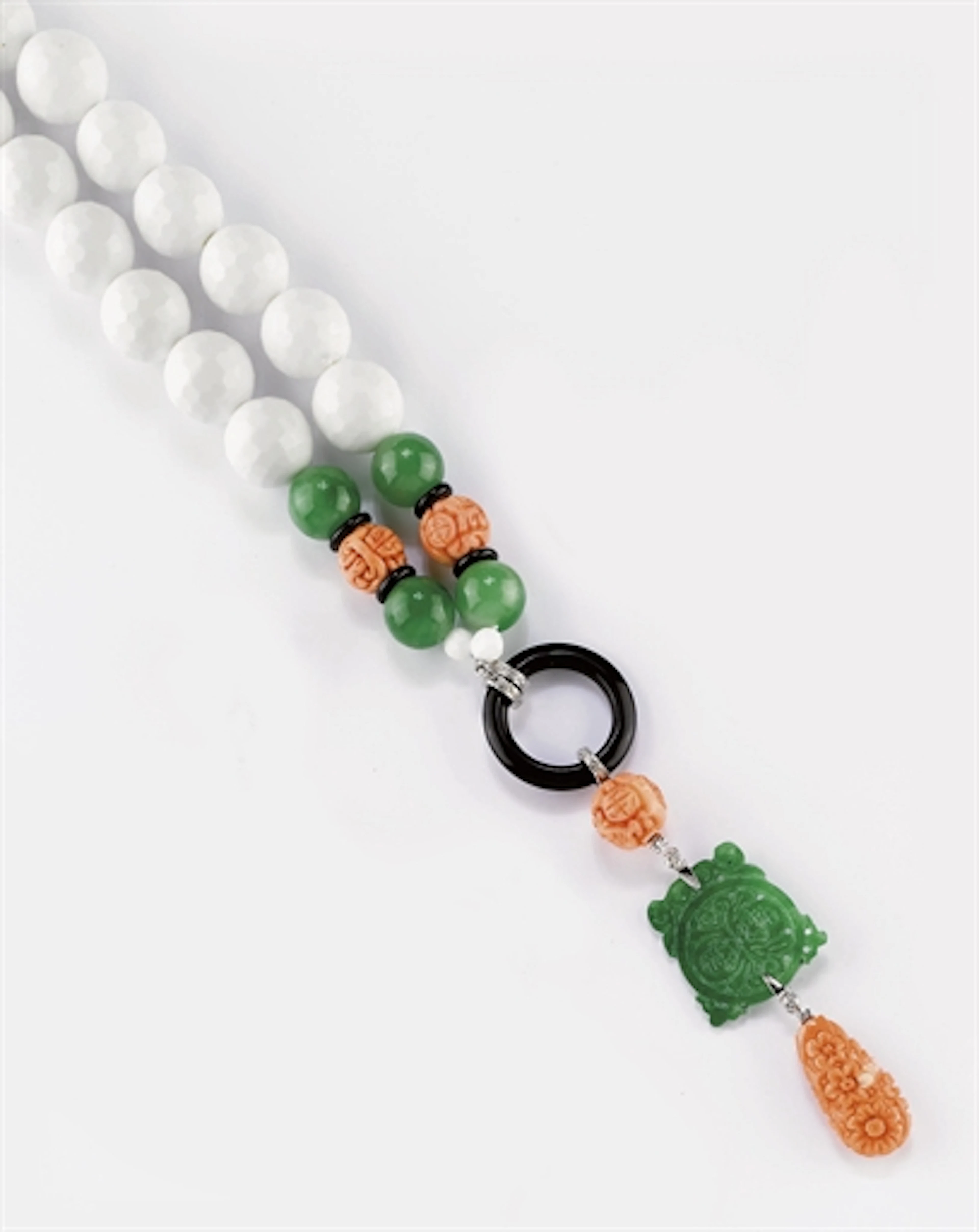 Lunga Collana in Agata Bianca, Giadeite, Onice, Corallo E Diamanti