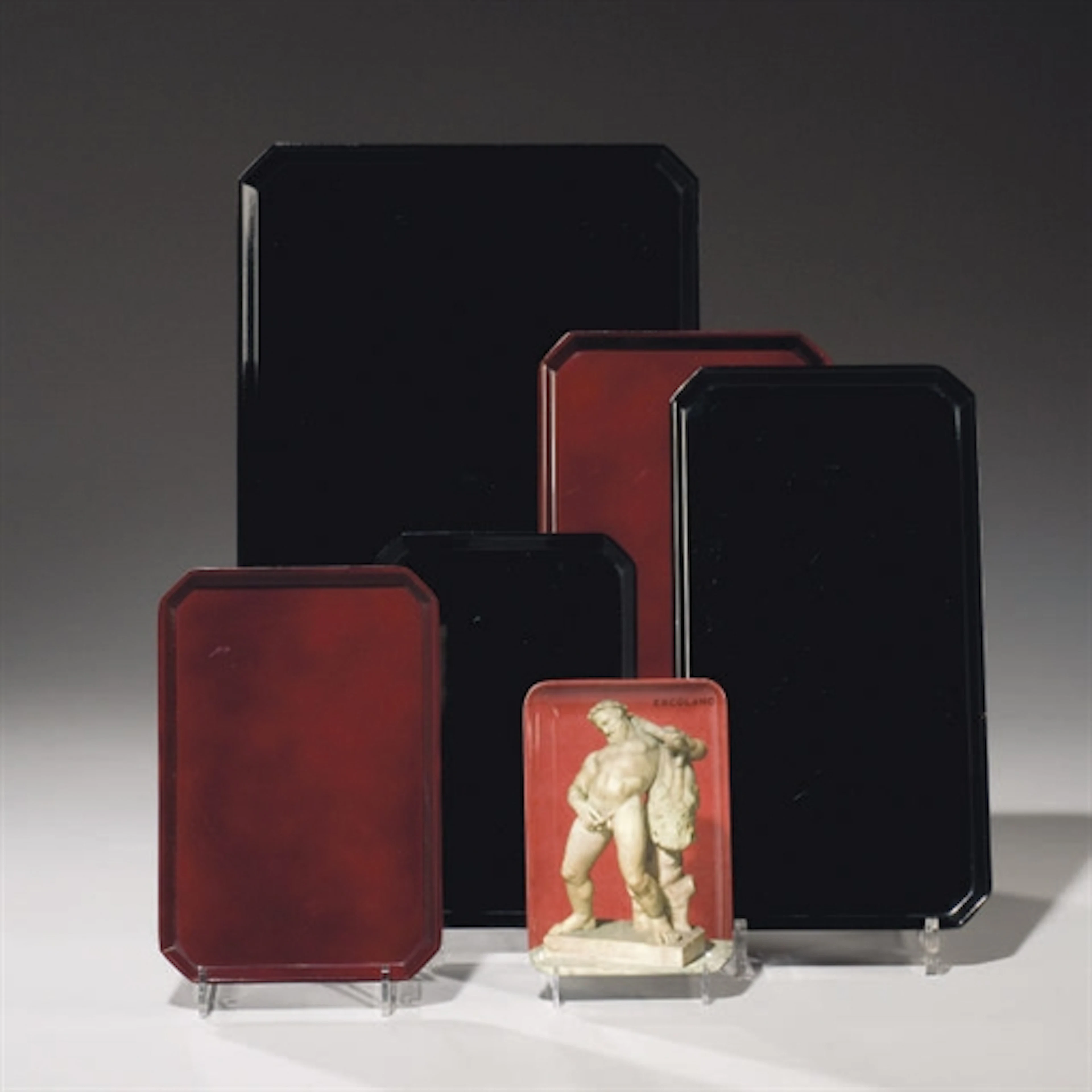 LOT DE SIX PLATEAUX MODERNES