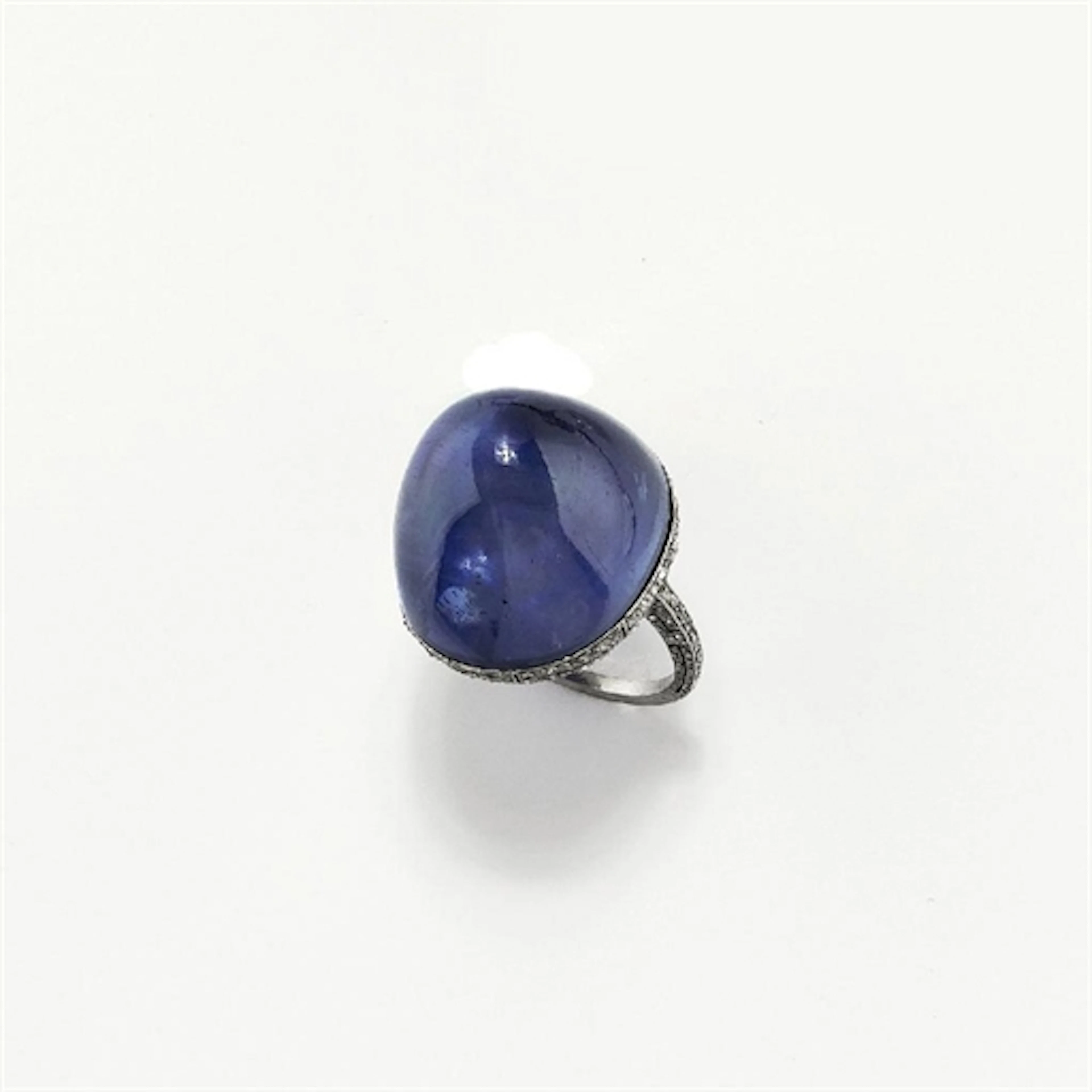 Anello Art Déco Con Zaffiro Stellato E Diamanti