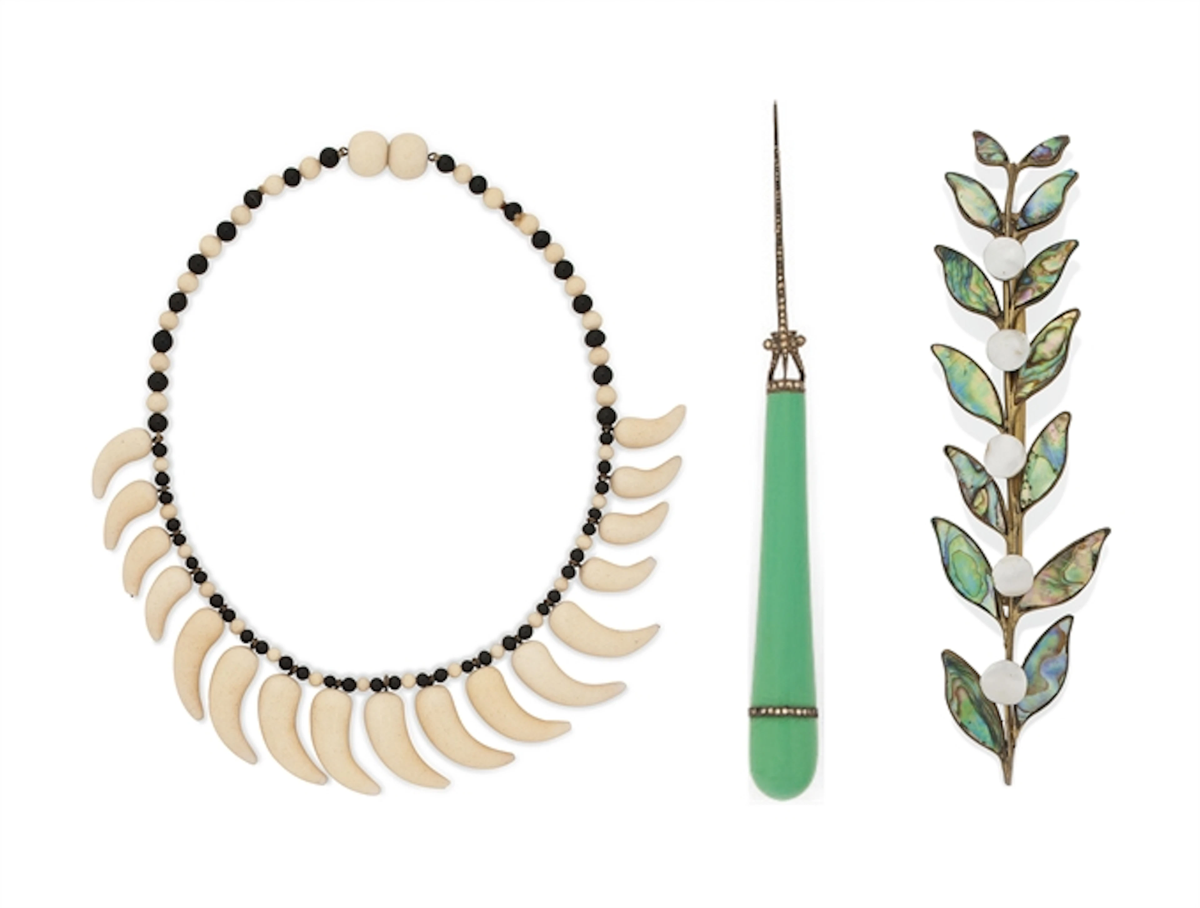 A GROUP OF ACCESSORIES