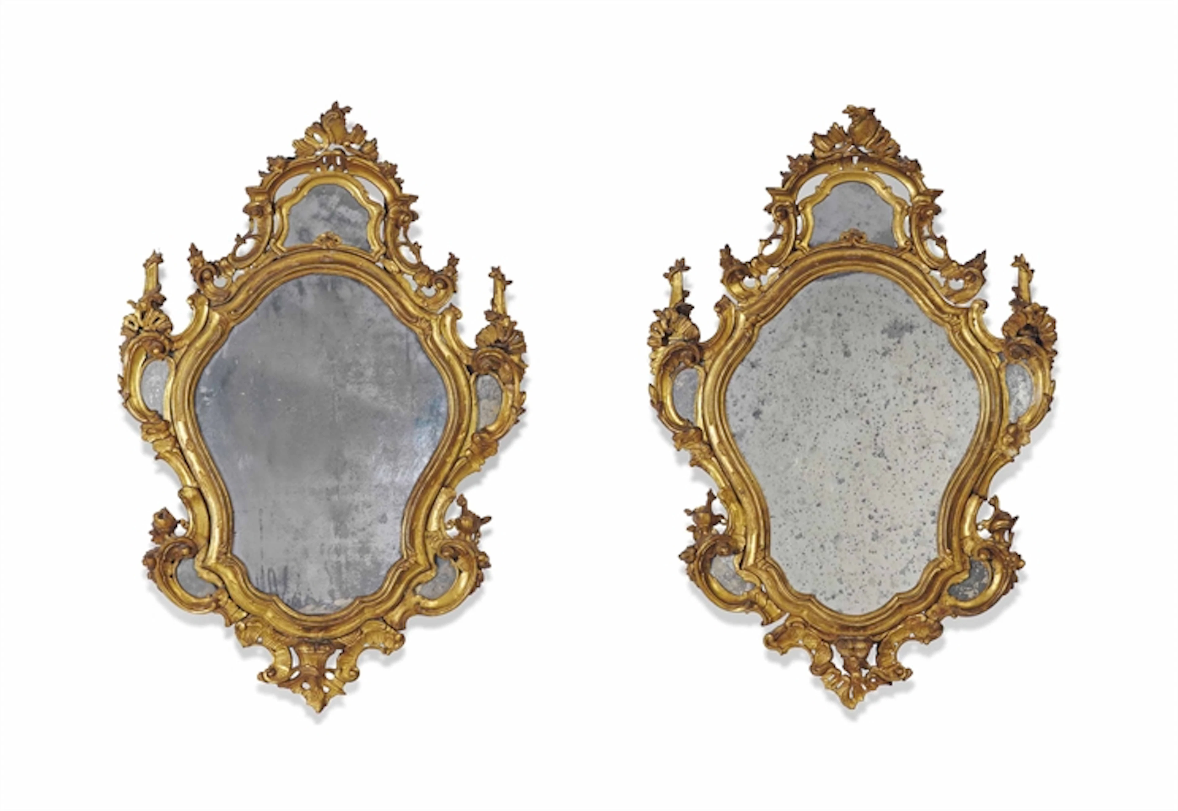 PAIRE DE MIROIRS A PARECLOSES DE STYLE ROCOCO