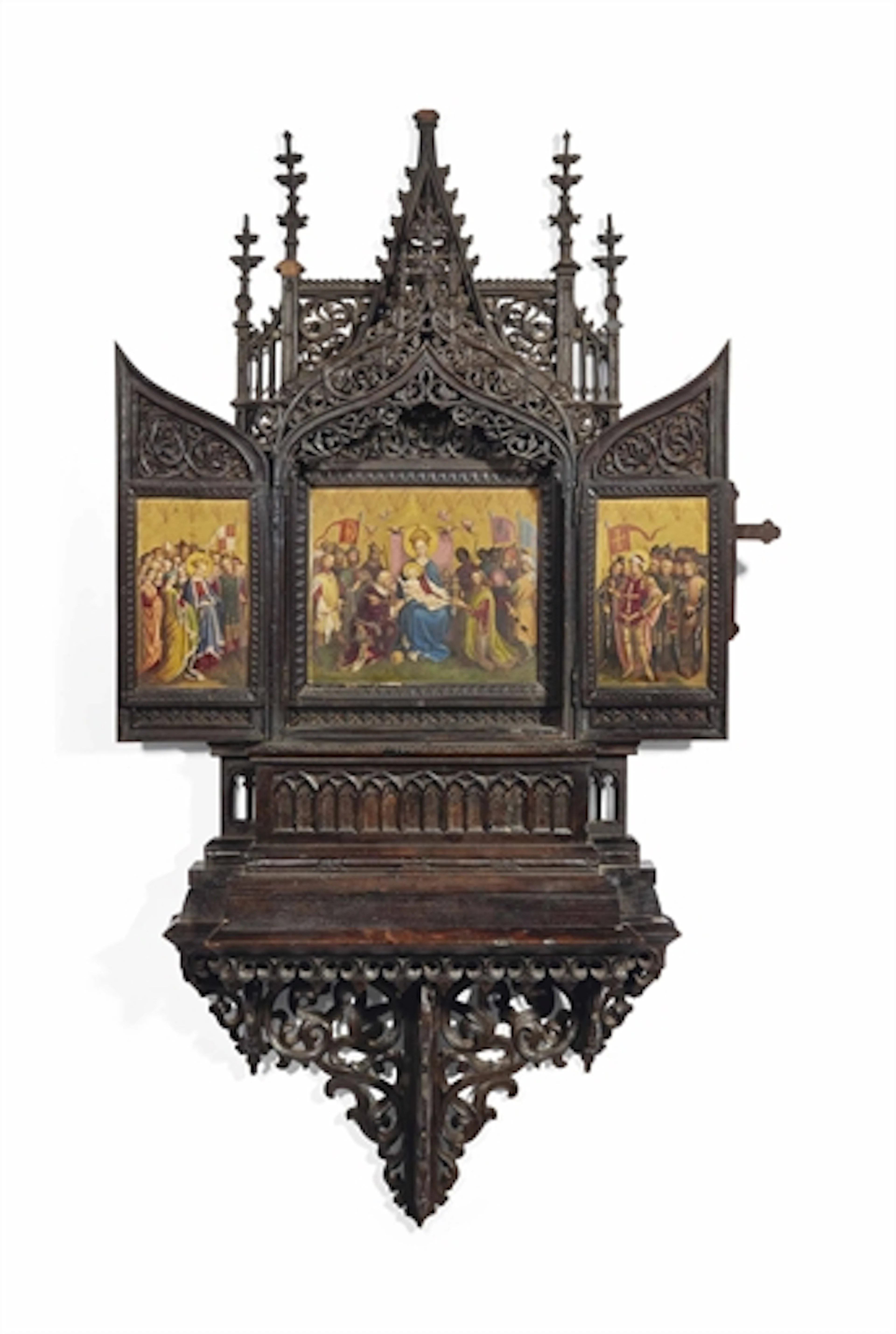 TRYPTIQUE NEOGOTHIQUE EN BOIS ET PLAQUES EN PORCELAINE ALLEMANDE (BERLINE KPM) DE LA FIN DU XIXEME SIECLE