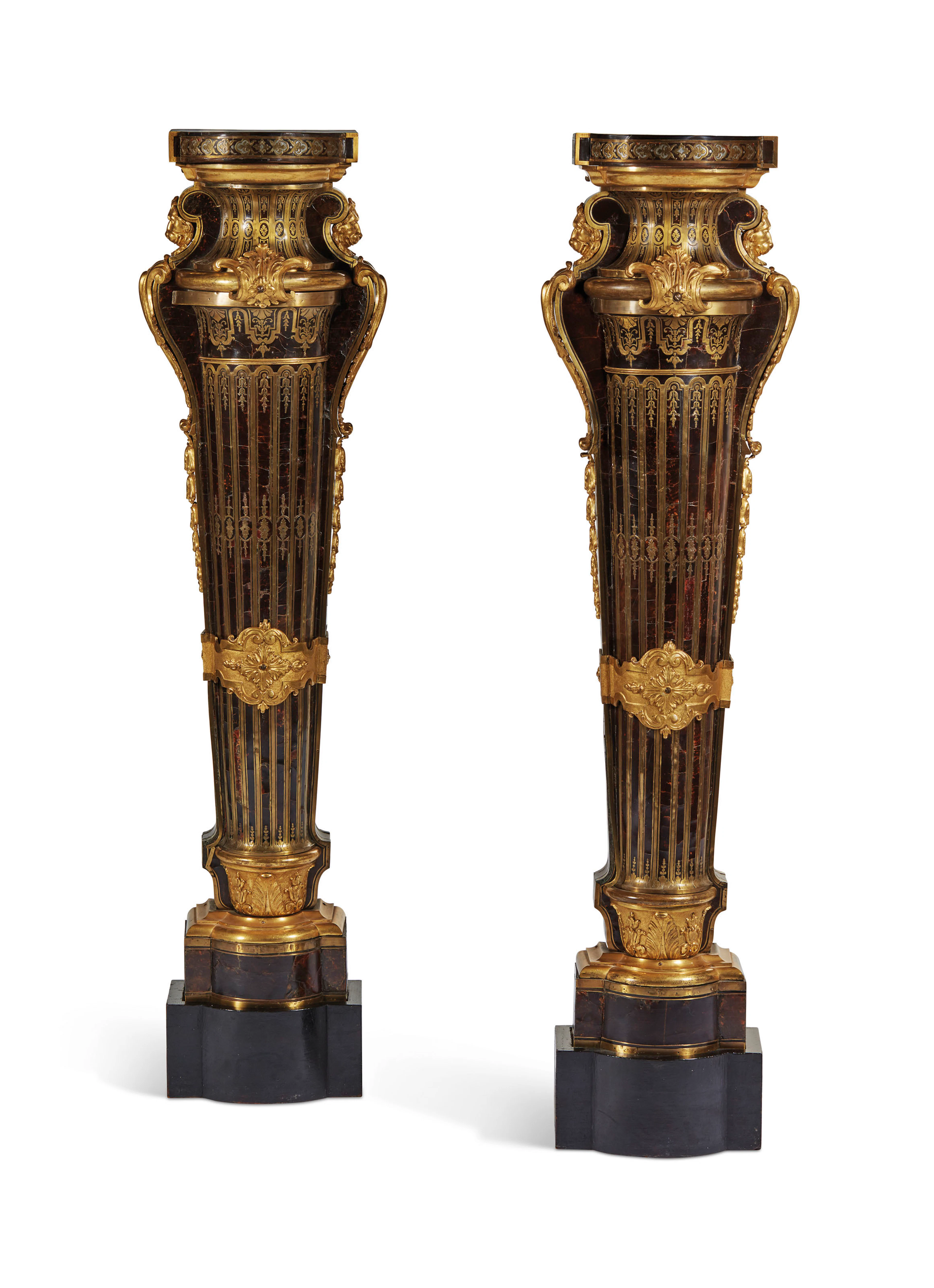 PAIRE DE GAINES D'EPOQUE LOUIS XIV PAR ANDRE CHARLES BOULLE, DEBUT...