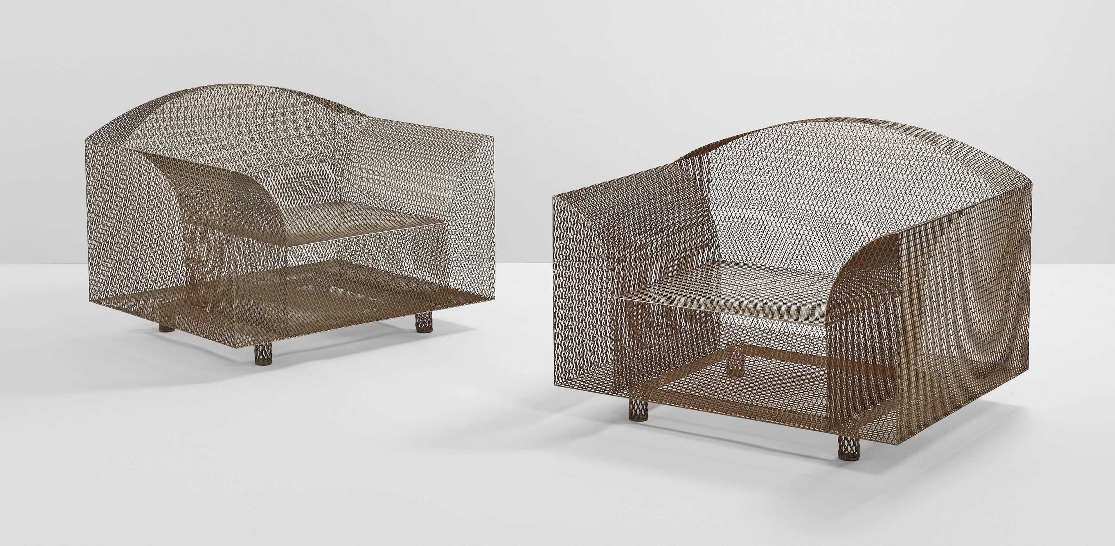 PAIRE DE FAUTEUILS 'HOW HIGH THE MOON', ÉDITION VITRA, LE MODÈLE CRÉÉ EN 1986