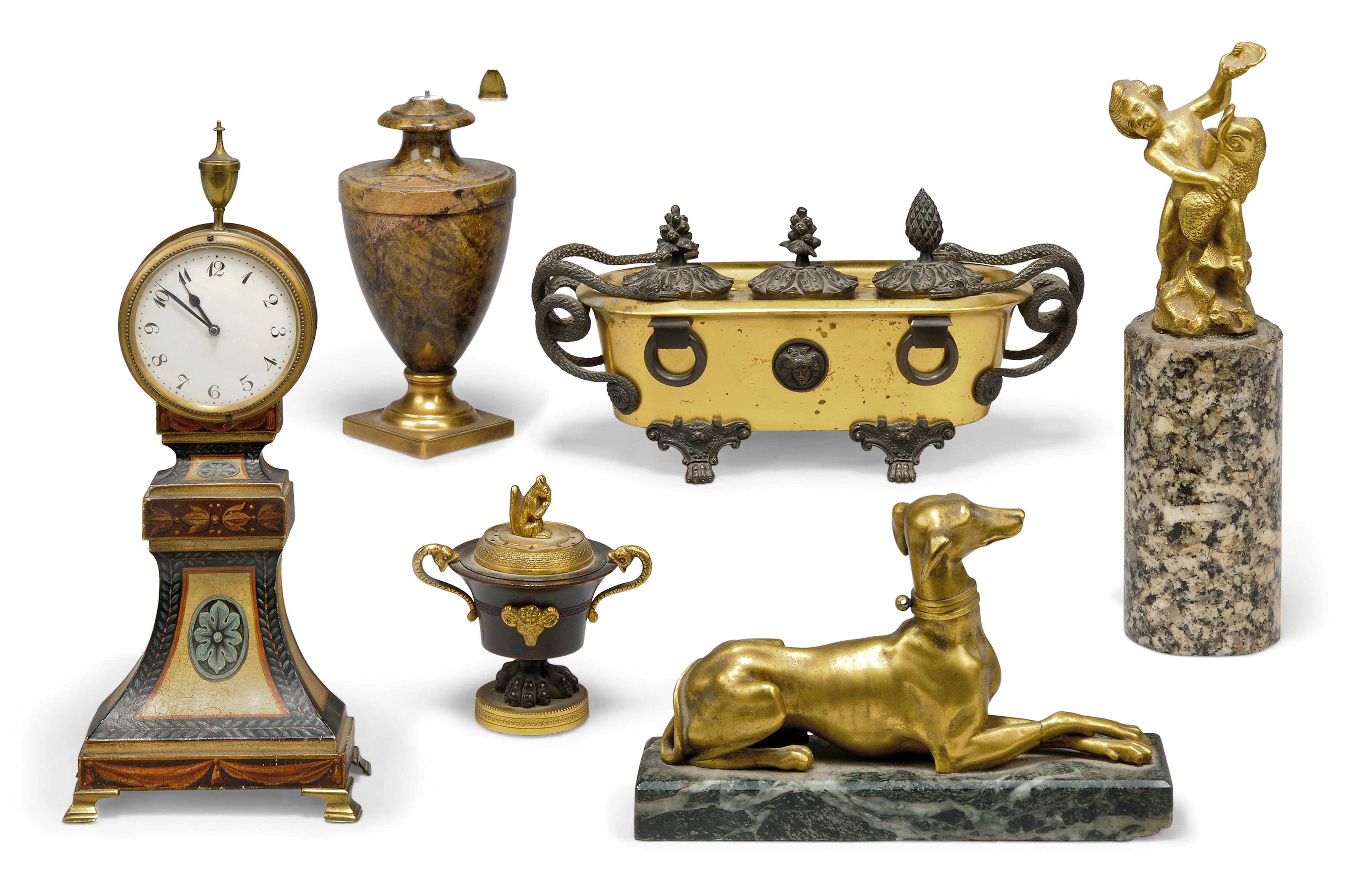 A COLLECTION OF DECORATIVE OBJECTS