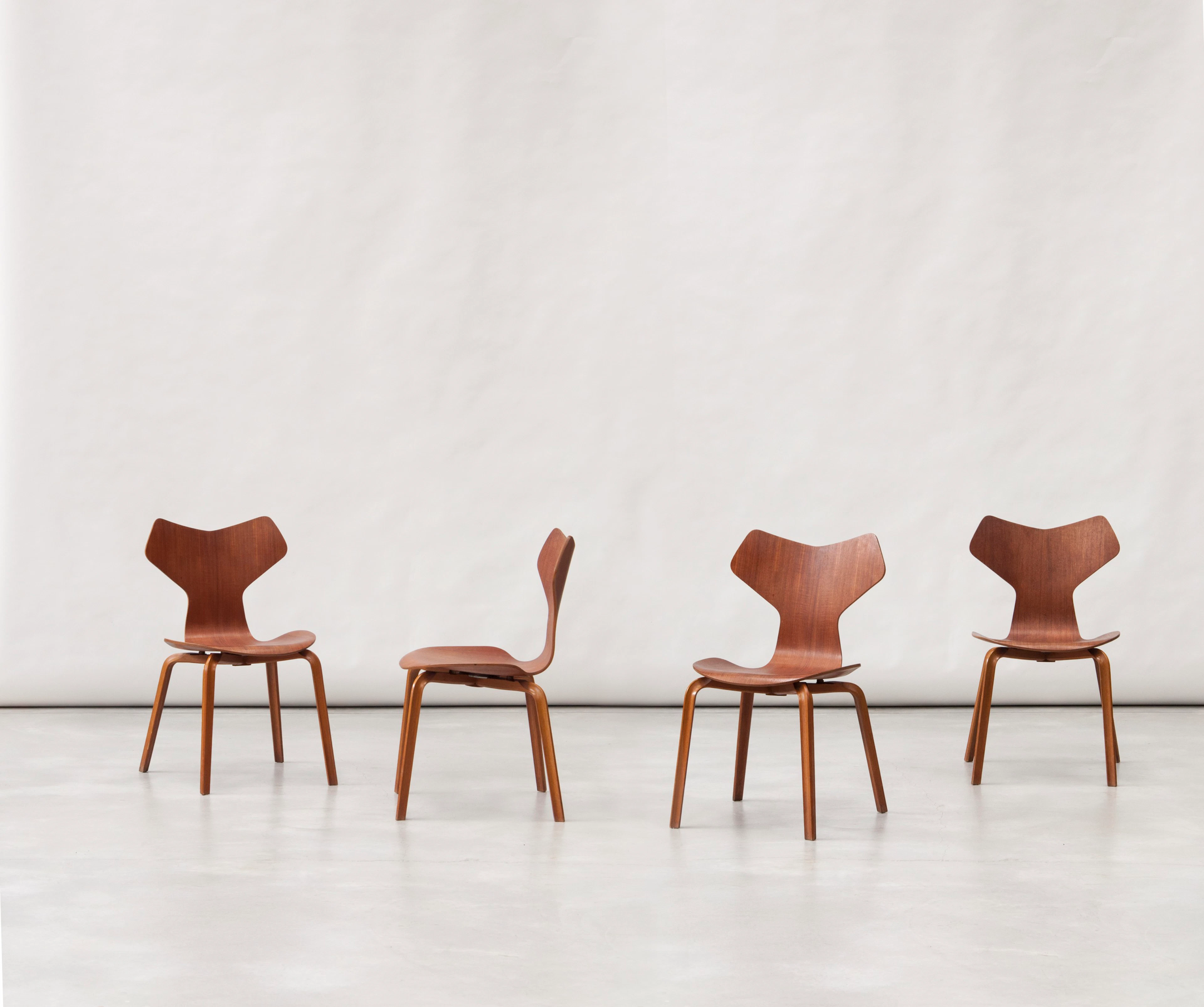 ARNE JACOBSEN (1902-1971)