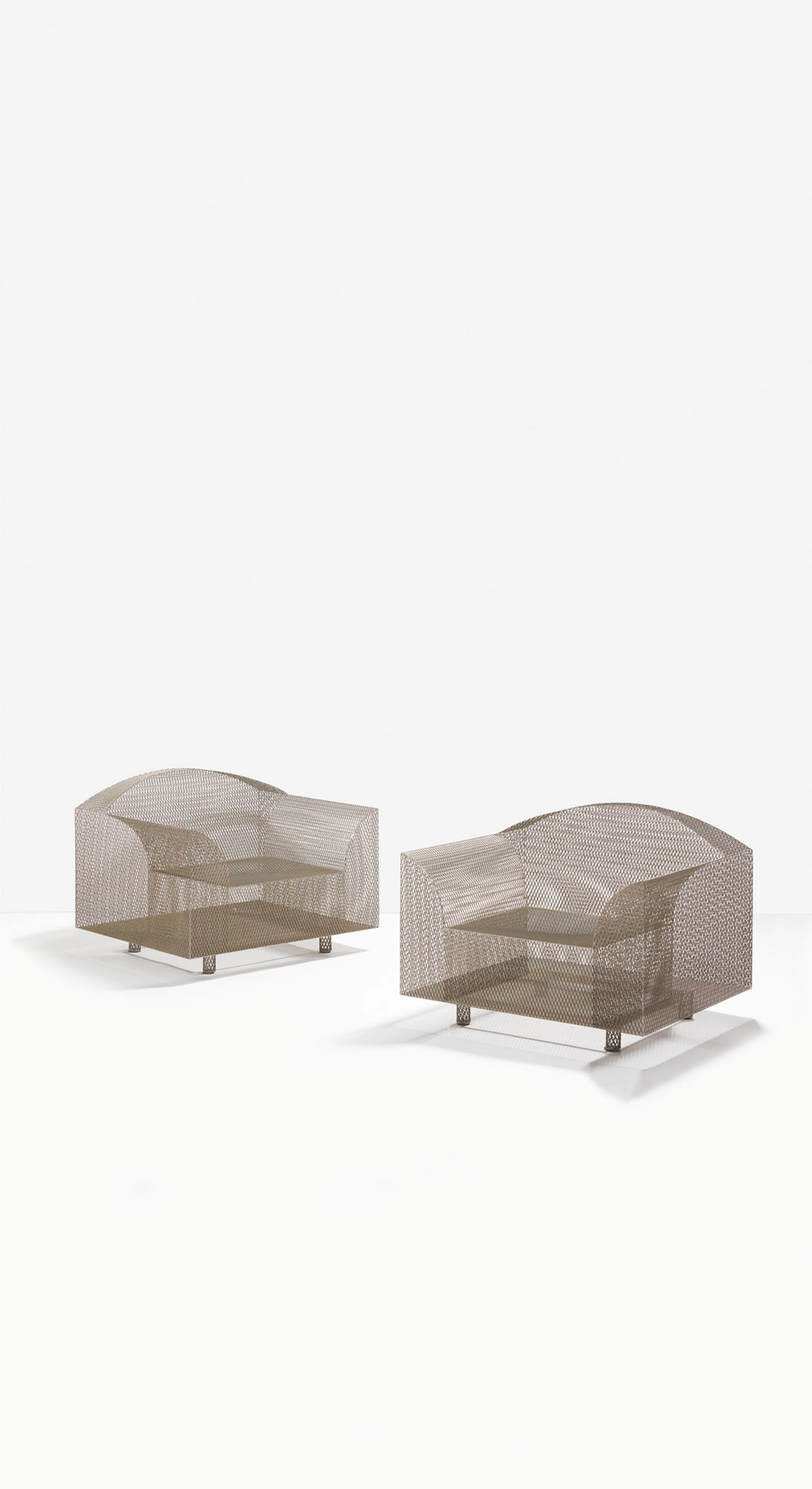 PAIRE DE FAUTEUILS 'HOW HIGH THE MOON', LE MODÈLE CRÉÉ EN 1986, ÉDITION VITRA