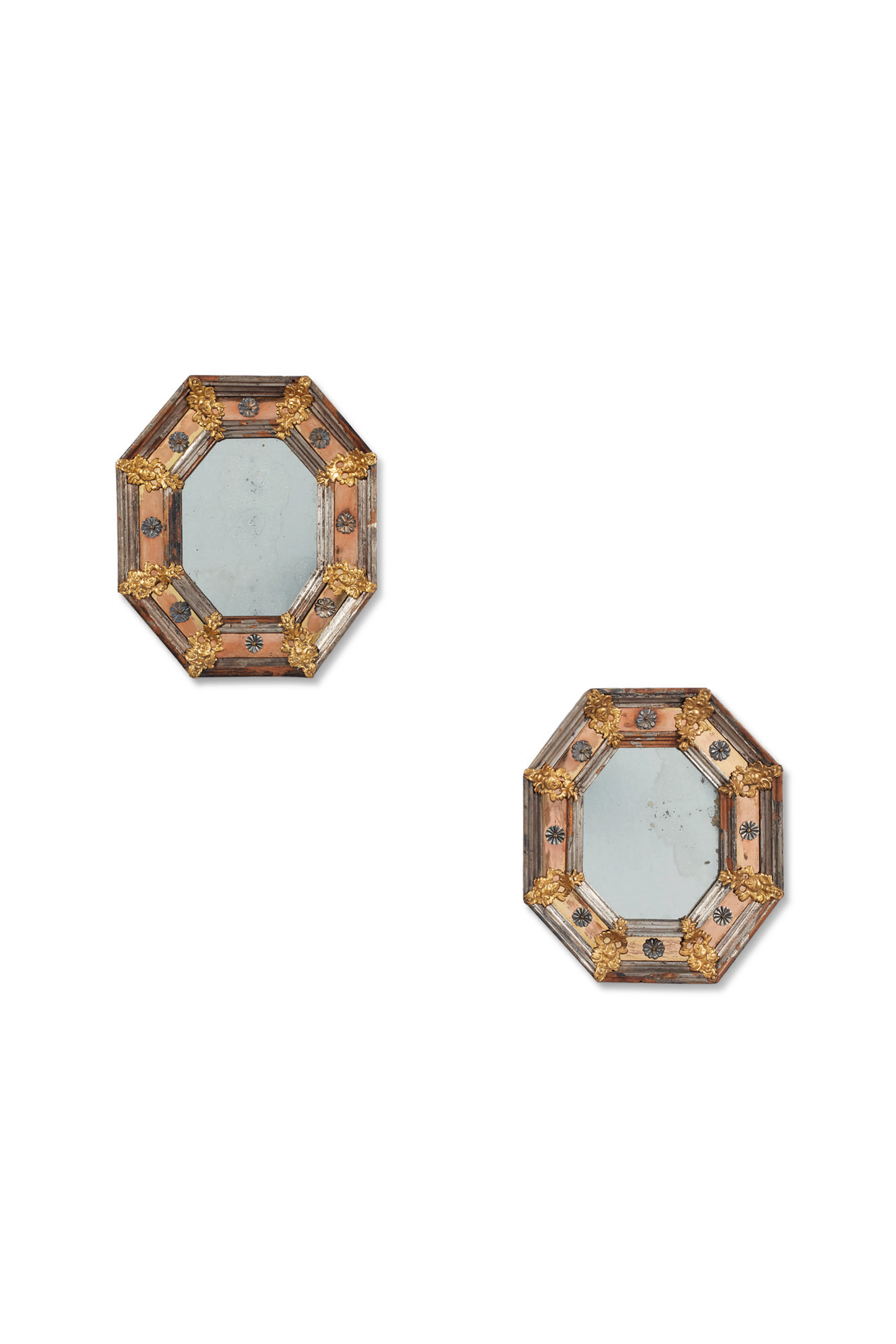 PAIRE DE MIROIRS DE STYLE BAROQUE