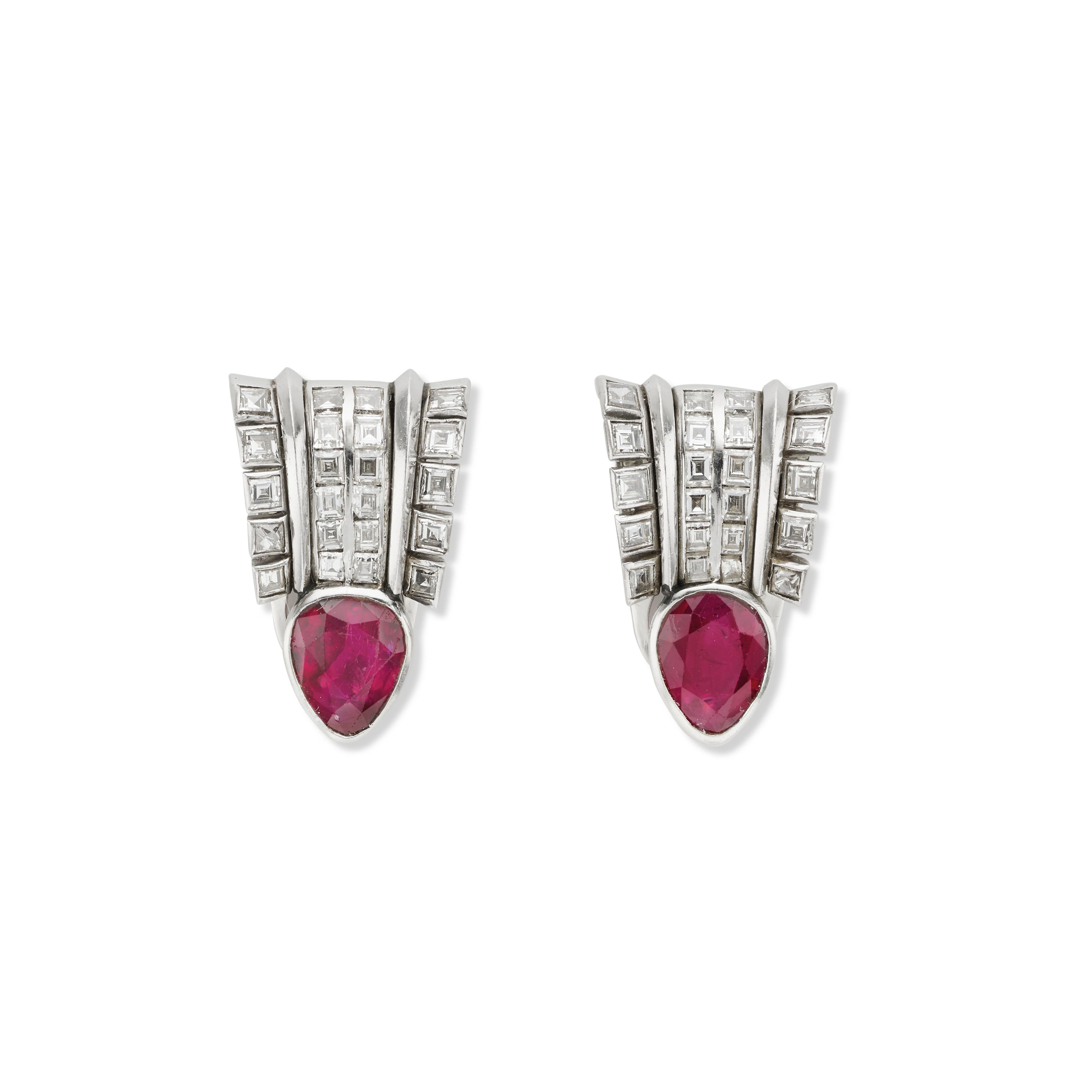 SUZANNE BELPERRON PAIRE DE CLIPS DE REVERS DIAMANTS ET RUBIS