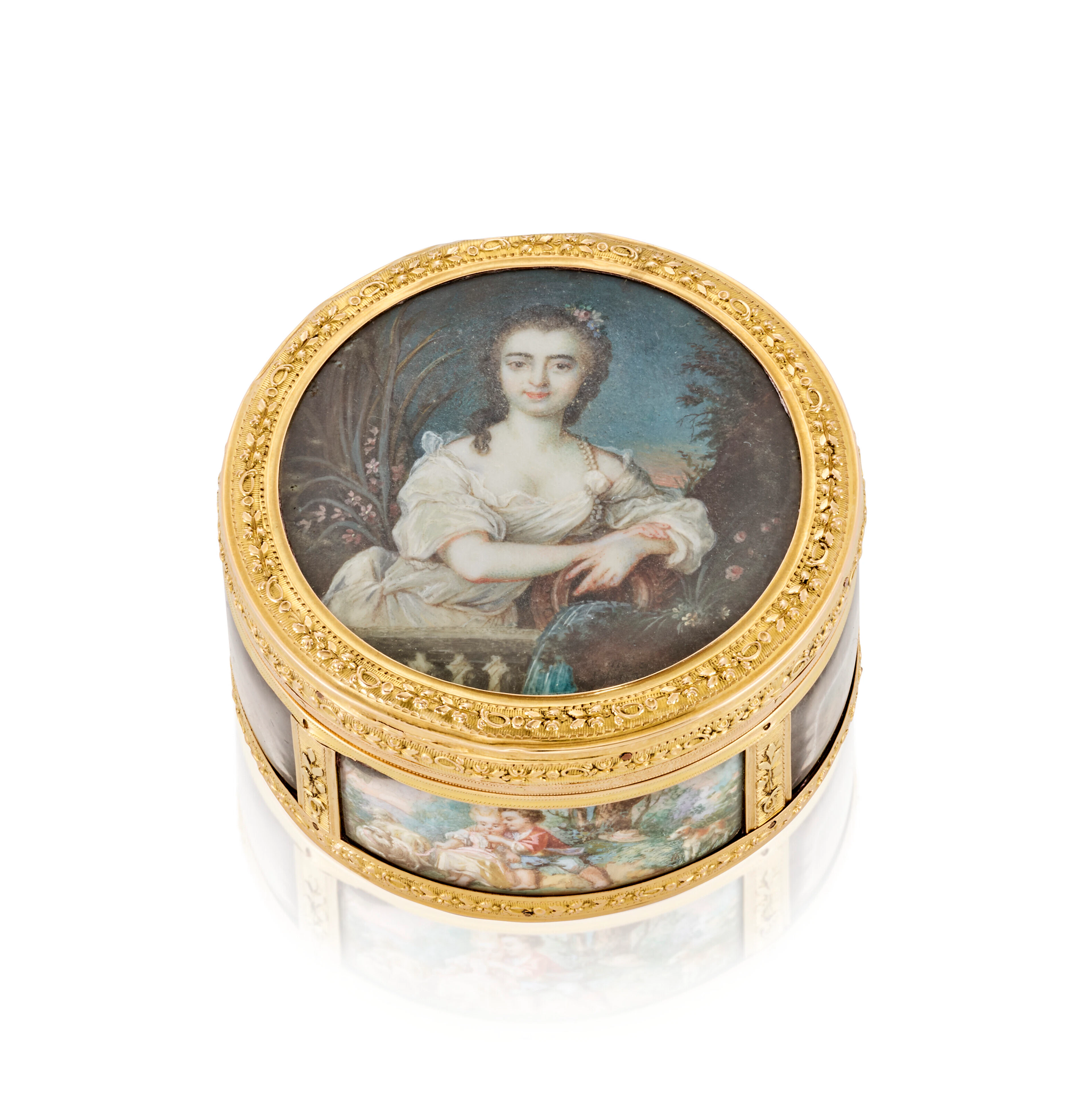 A LOUIS XVI GOLD-MOUNTED BOITE A MINIATURES