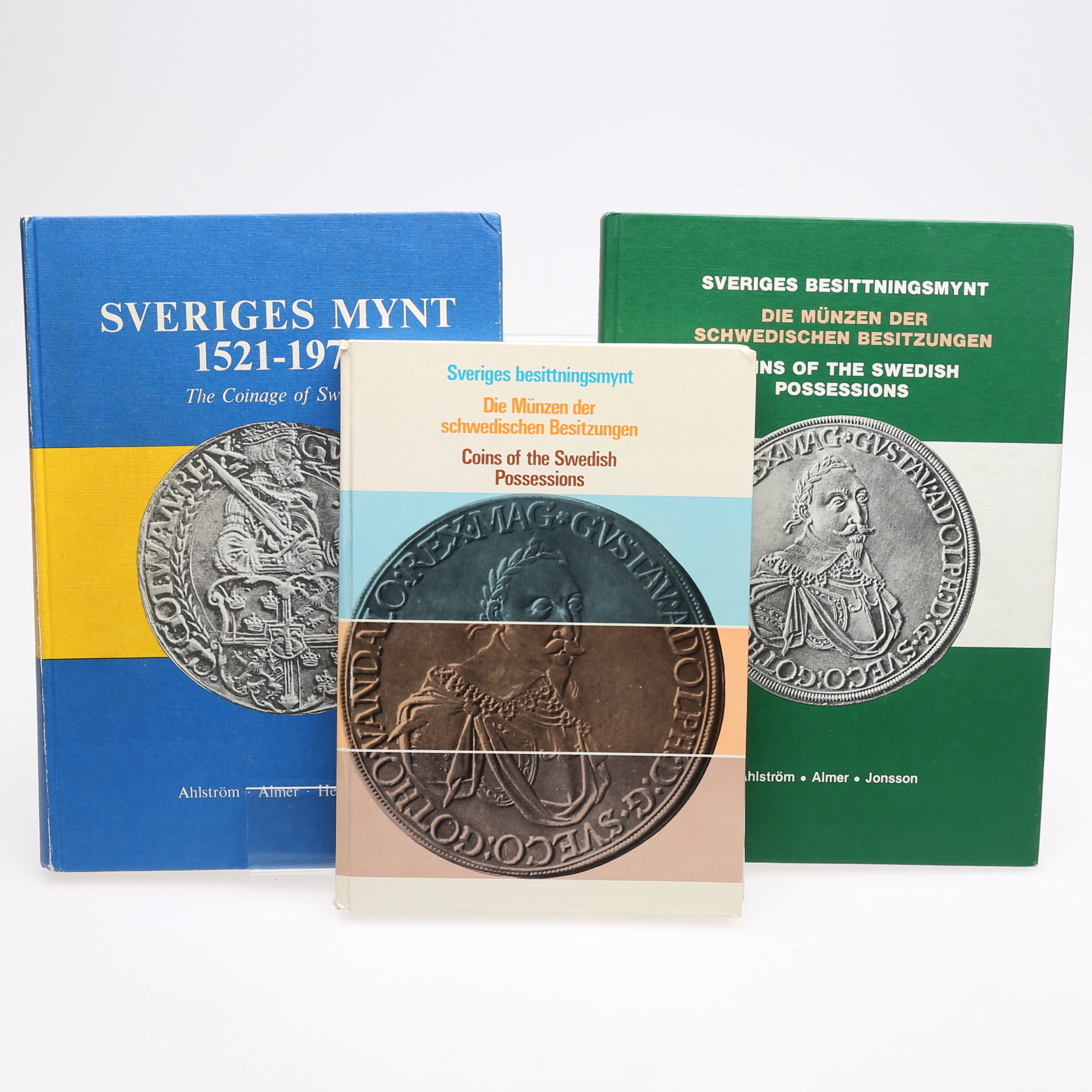 NUMISMATIK. TRE ARBETEN OM SVENSKA MYNT.
