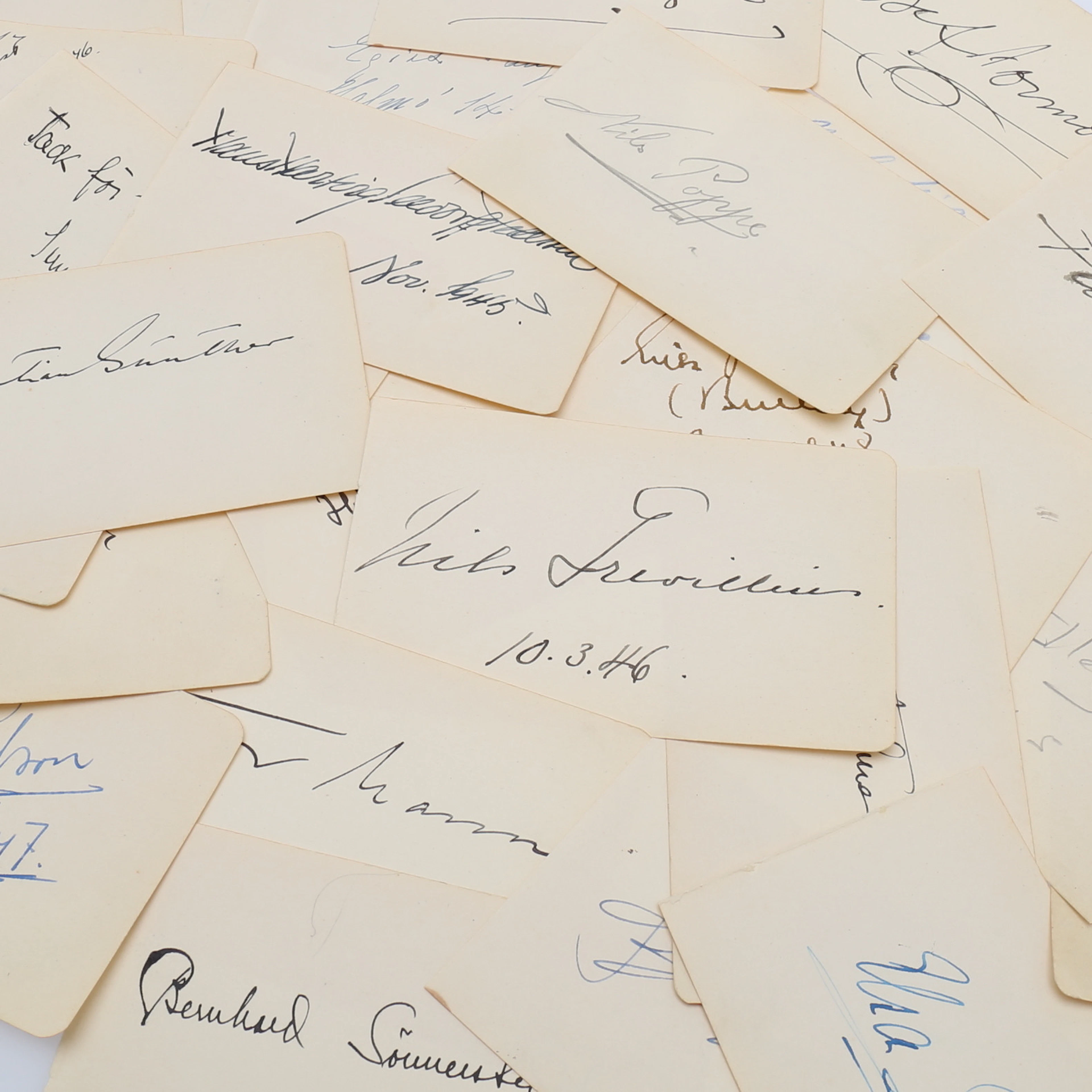 AUTOGRAF. 30 diverse svenska, danska och norska autografer.