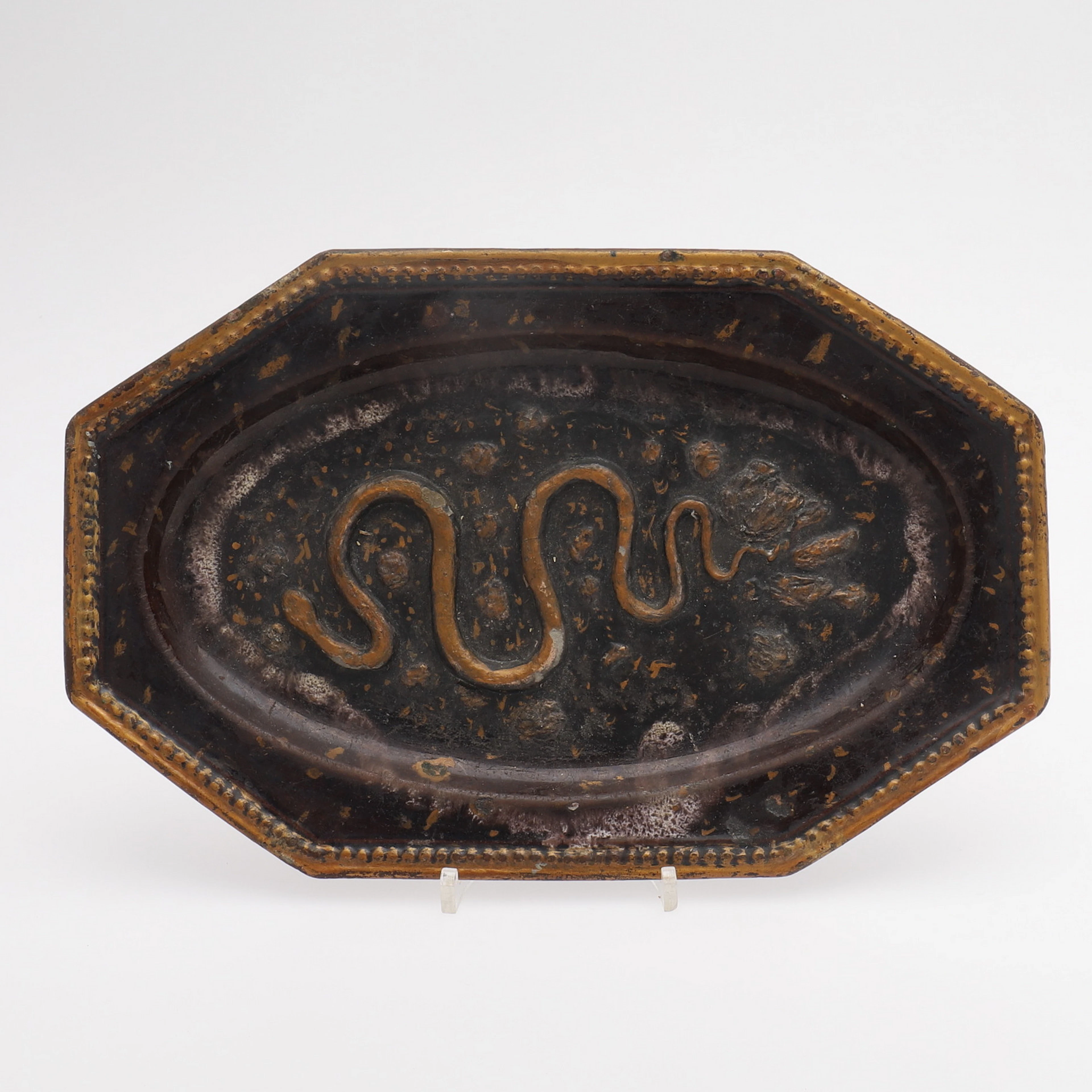 FAT, glaserad keramik, Bernard Palissy-stil, 1800-tal.