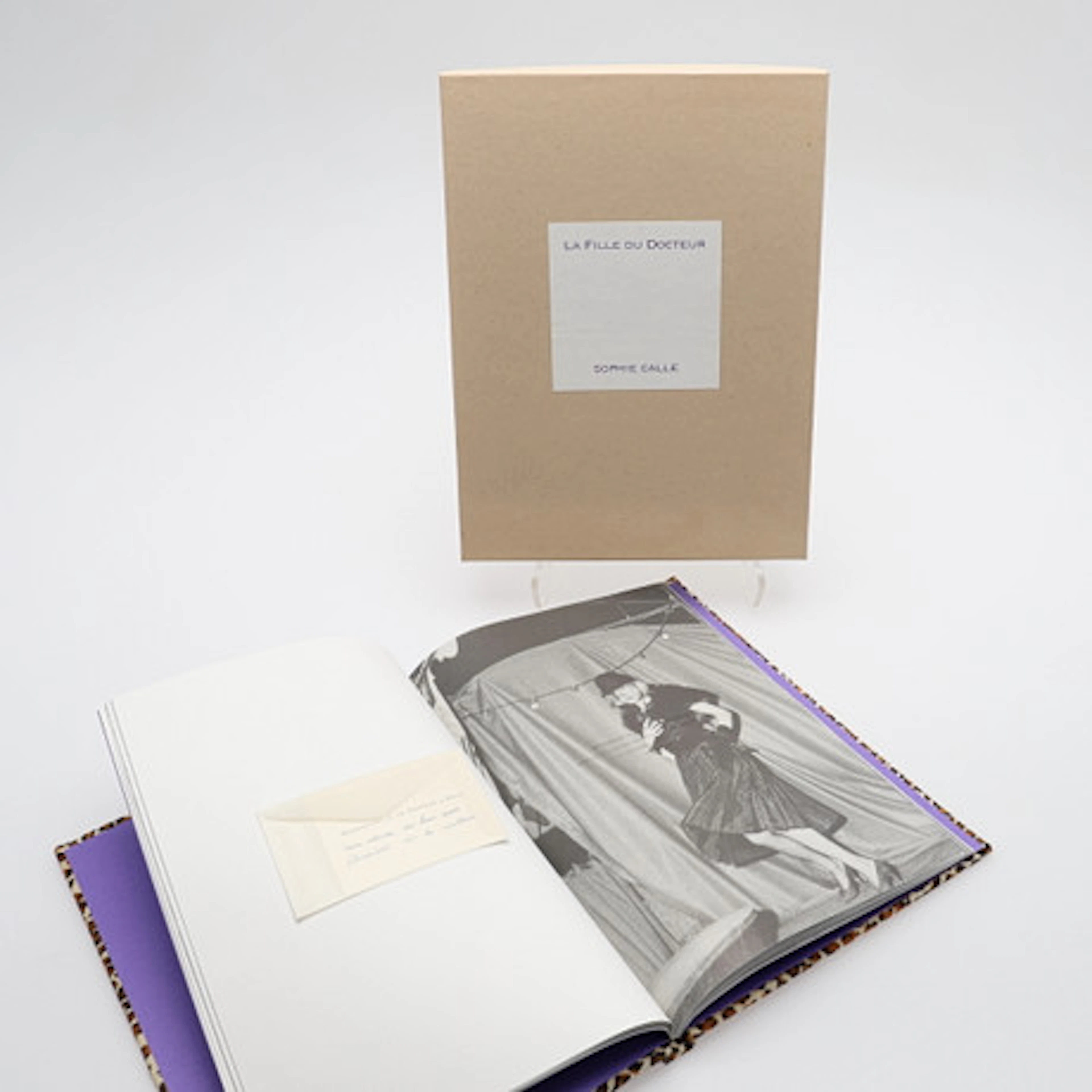 SOPHIE CALLE (FÖDD 1953). ARTISTS' BOOK, "…