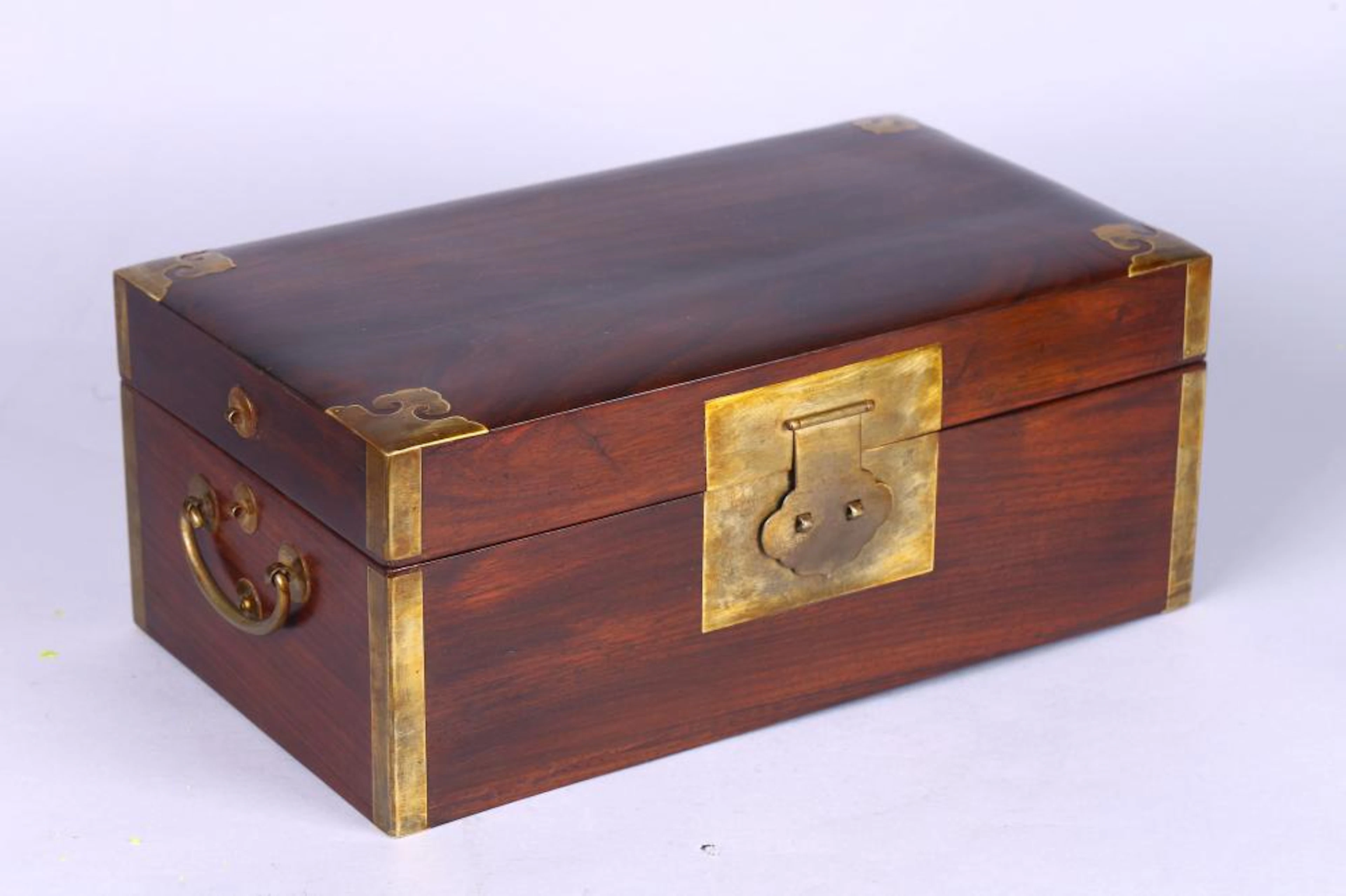 A ZITAN RECTANGULAR SCHOLAR'S BOX AND COVER