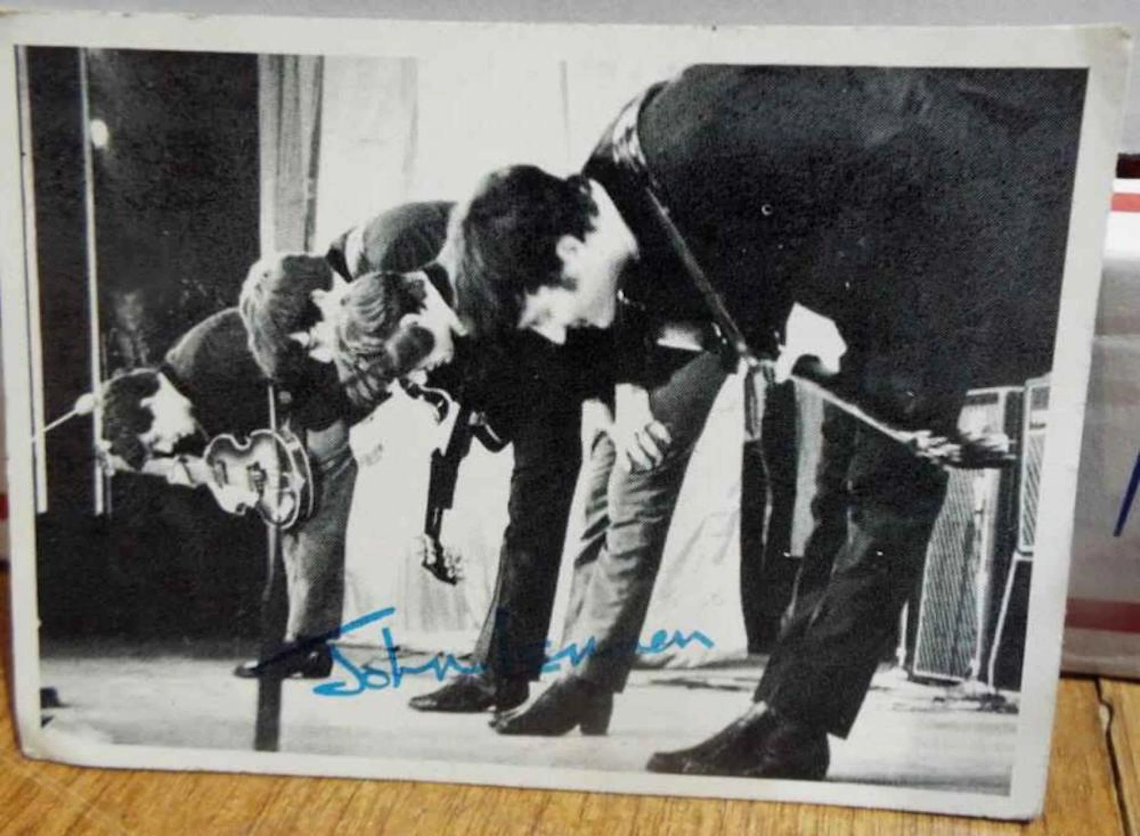 1964Topps #116 John Lennon Signed