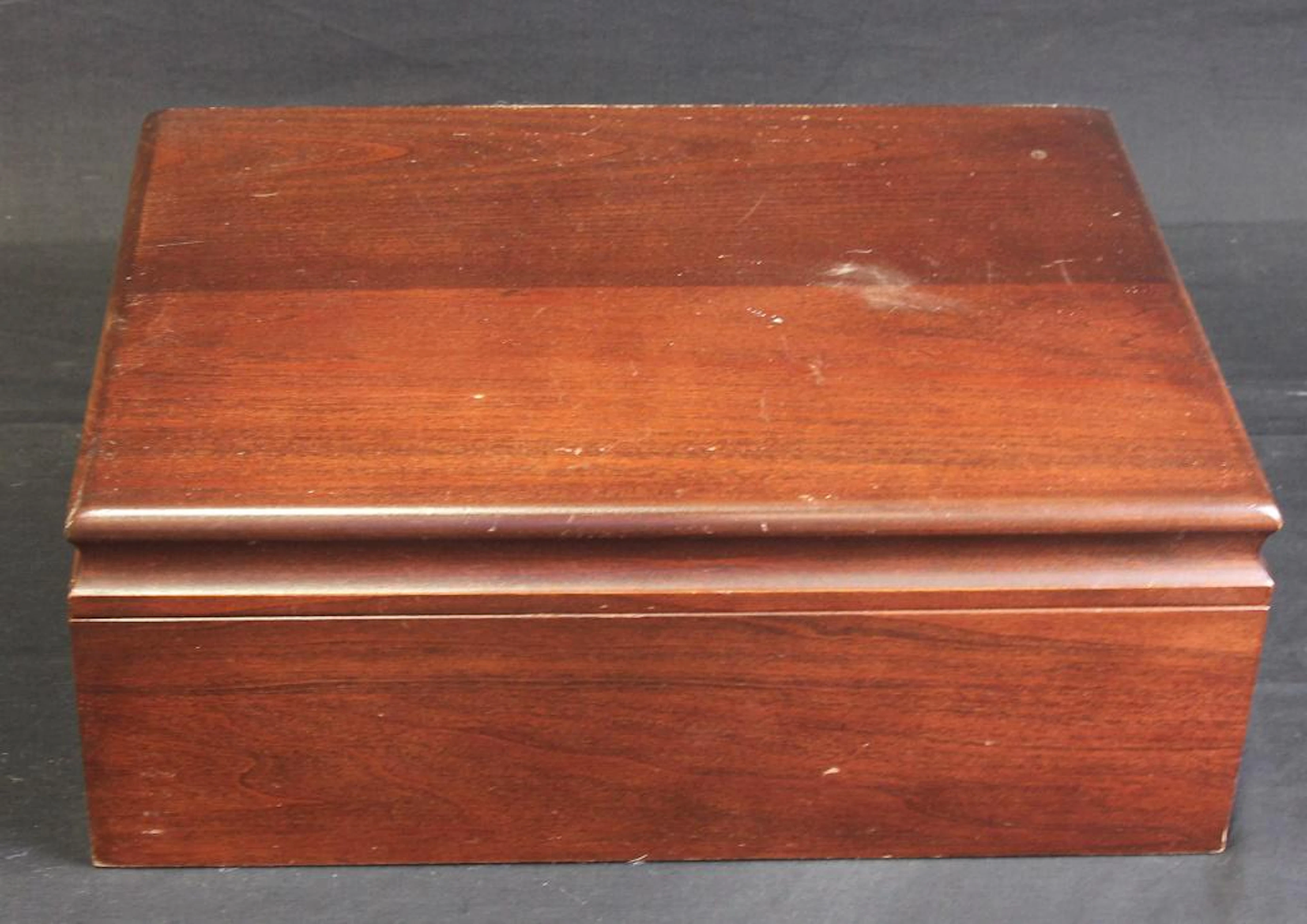 Diamond crown humidor