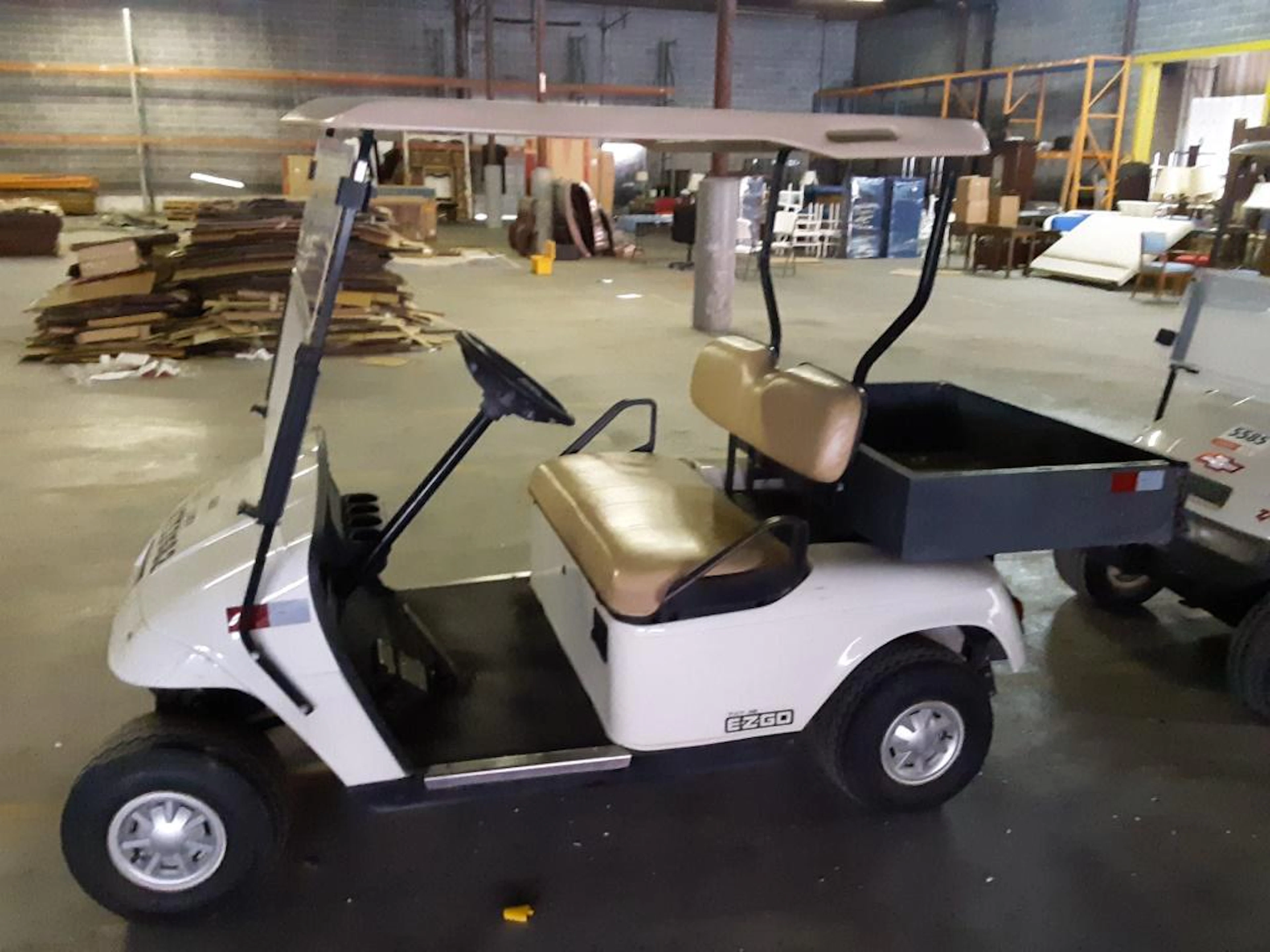 Ez-go golf cart with brand new batteries