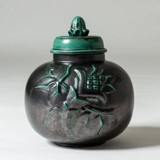 Earthenware jar by Anna-Lisa Thomson