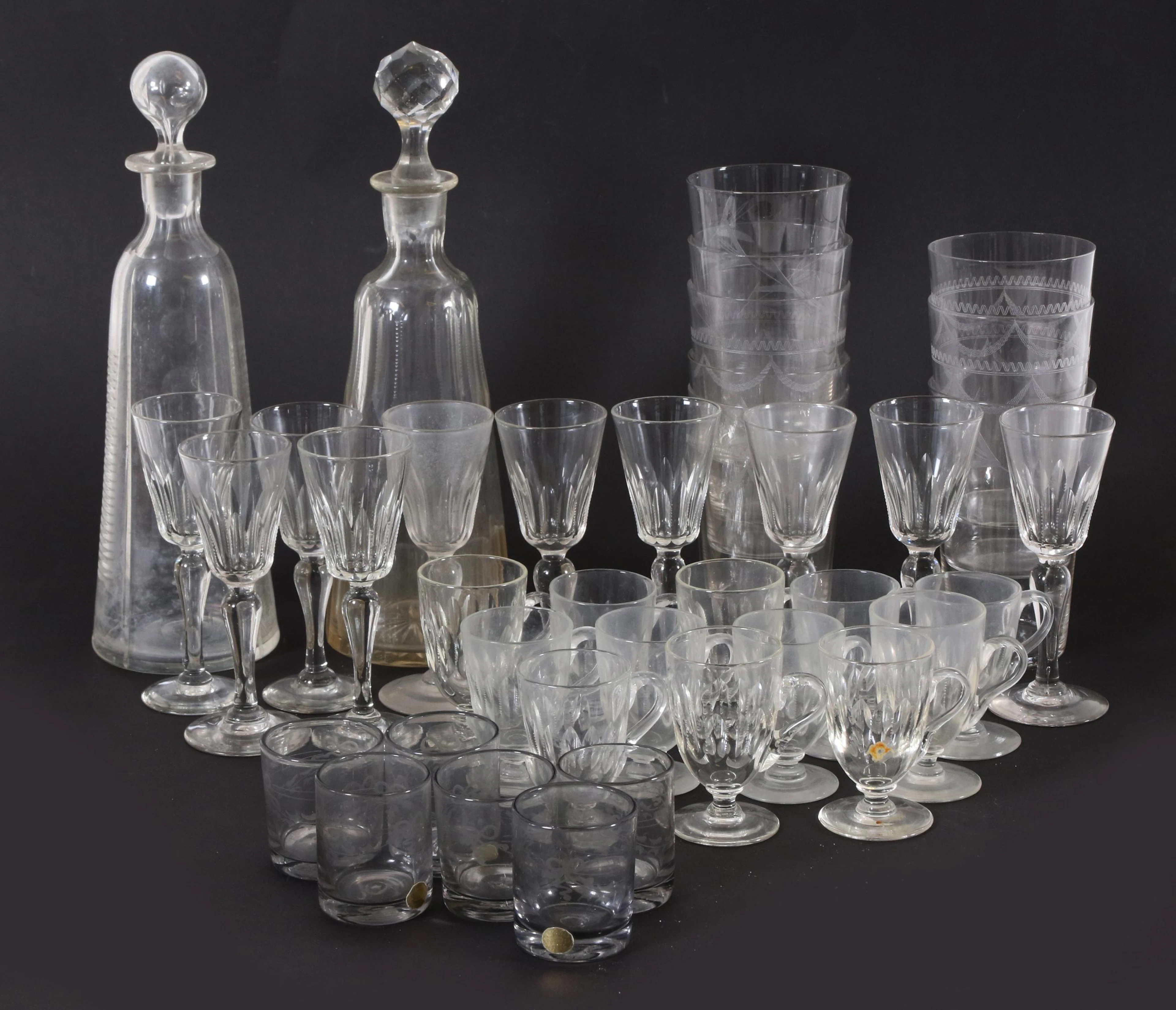 Parti glasföremål, bl.a. 18/1900-tal