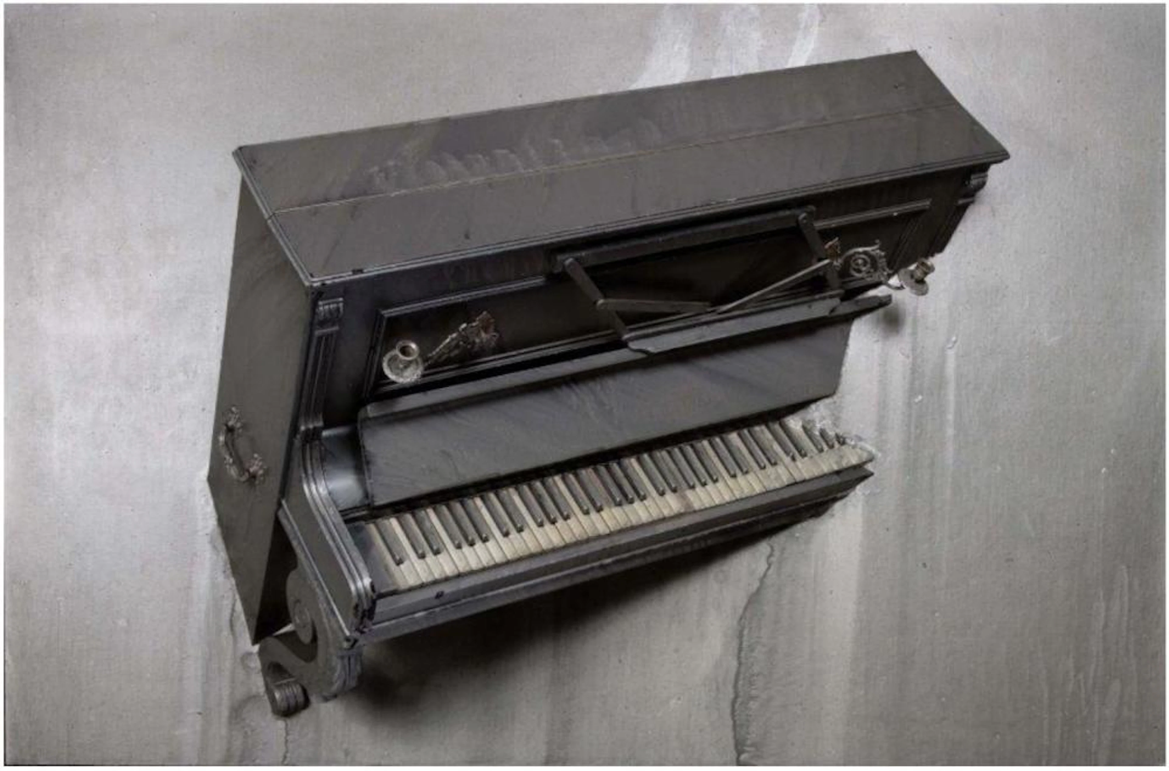 ARMAN (1928-2005) * Emersion «Ronan à Roncevaux», 1998