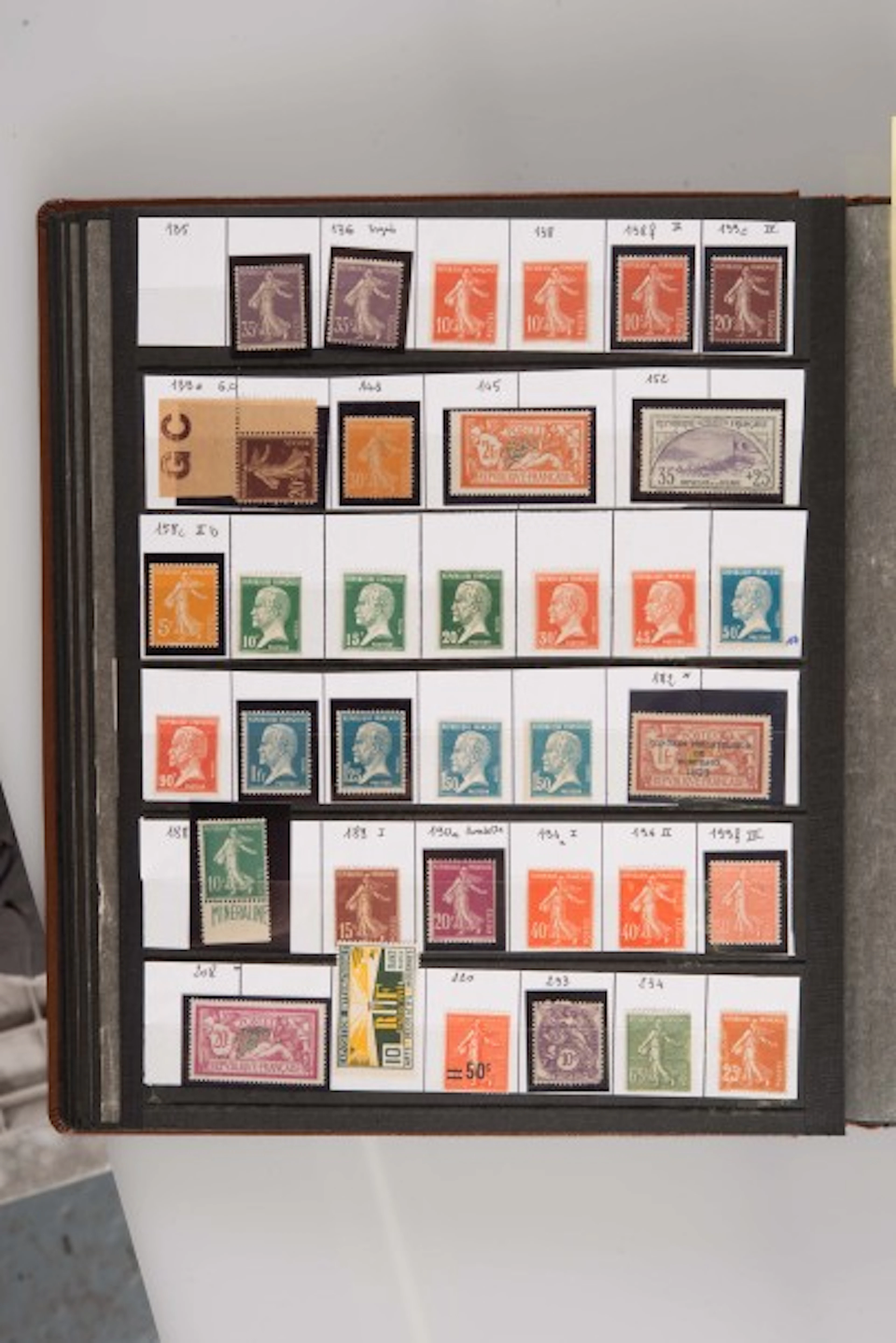 France 1849-1940 : timbres-poste neufs et oblitérés tous états...