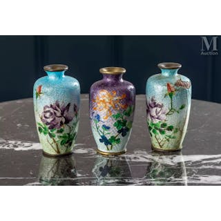 Vases à motifs floraux