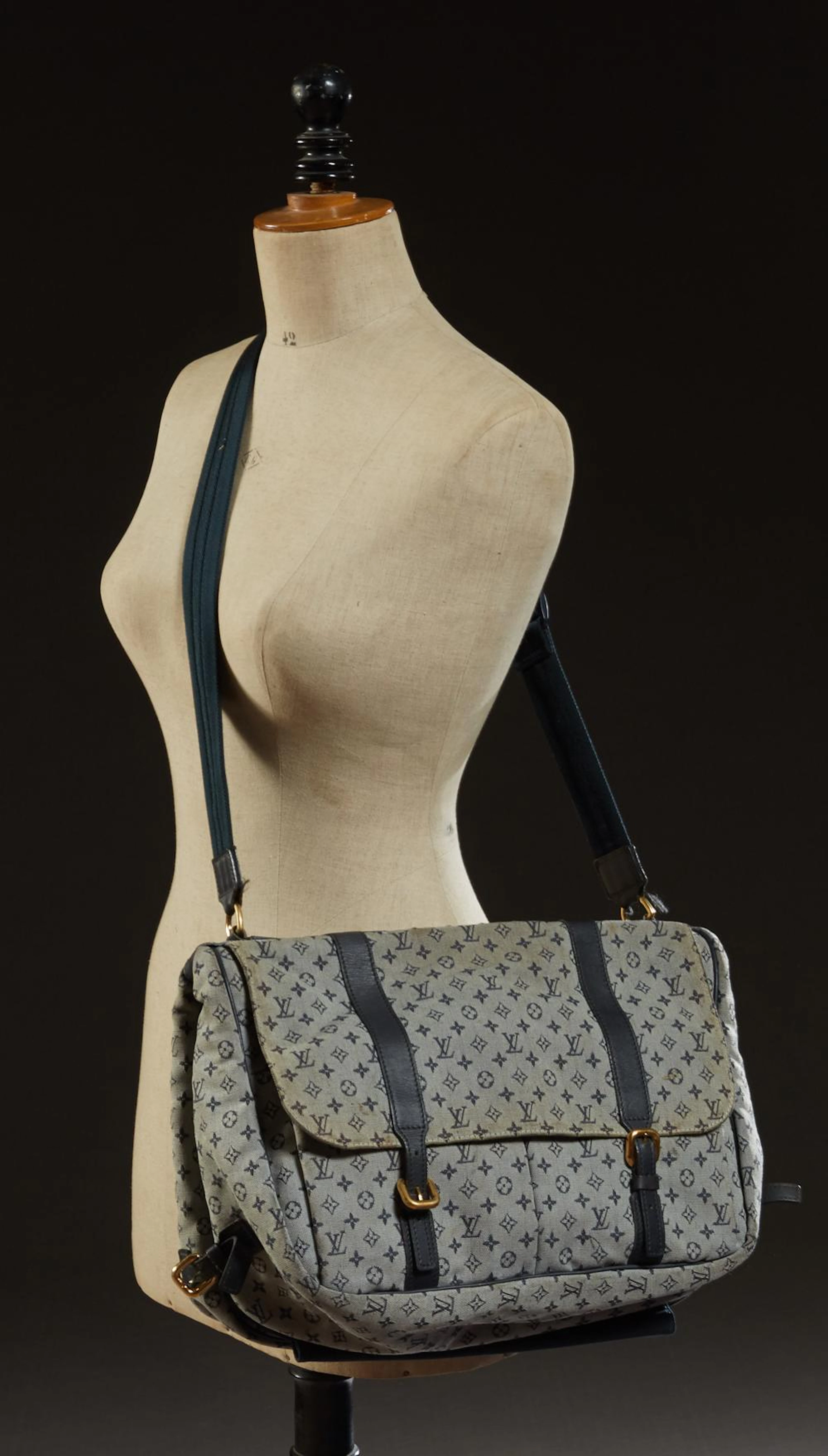 Louis Vuitton Sac Maman Monogram Navy Blue Canvas Shoulder Bag, with golden brass decoration, the buckle closure opening to two side...